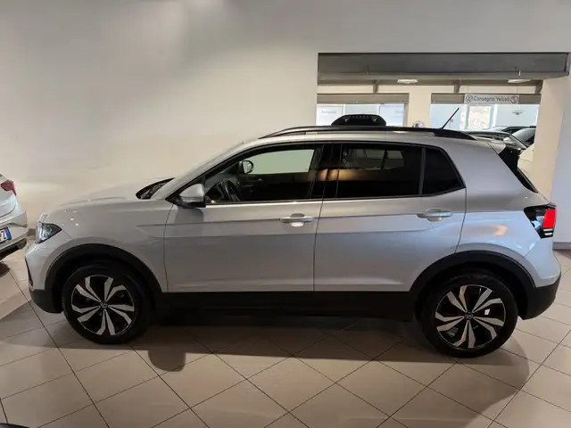 Volkswagen T-Cross view 2