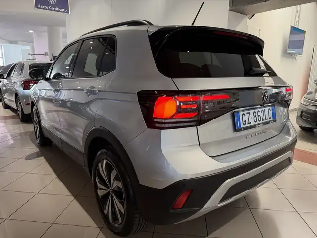 Volkswagen T-Cross view 3