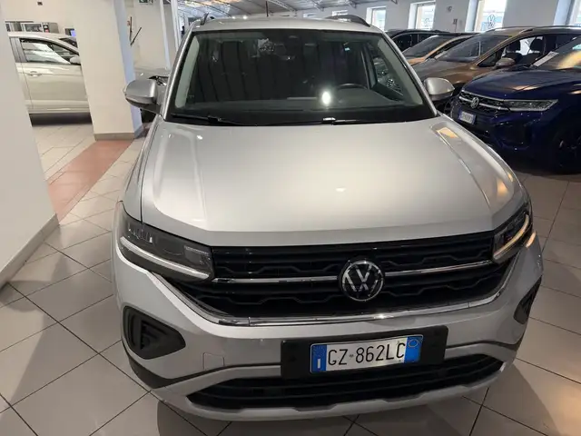 Volkswagen T-Cross view 7