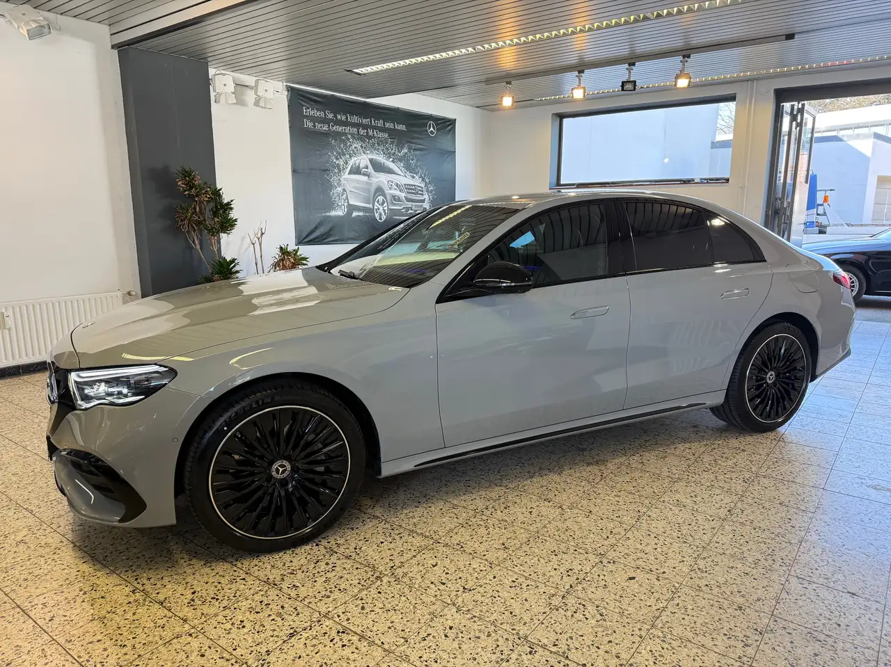 Mercedes-Benz E 300