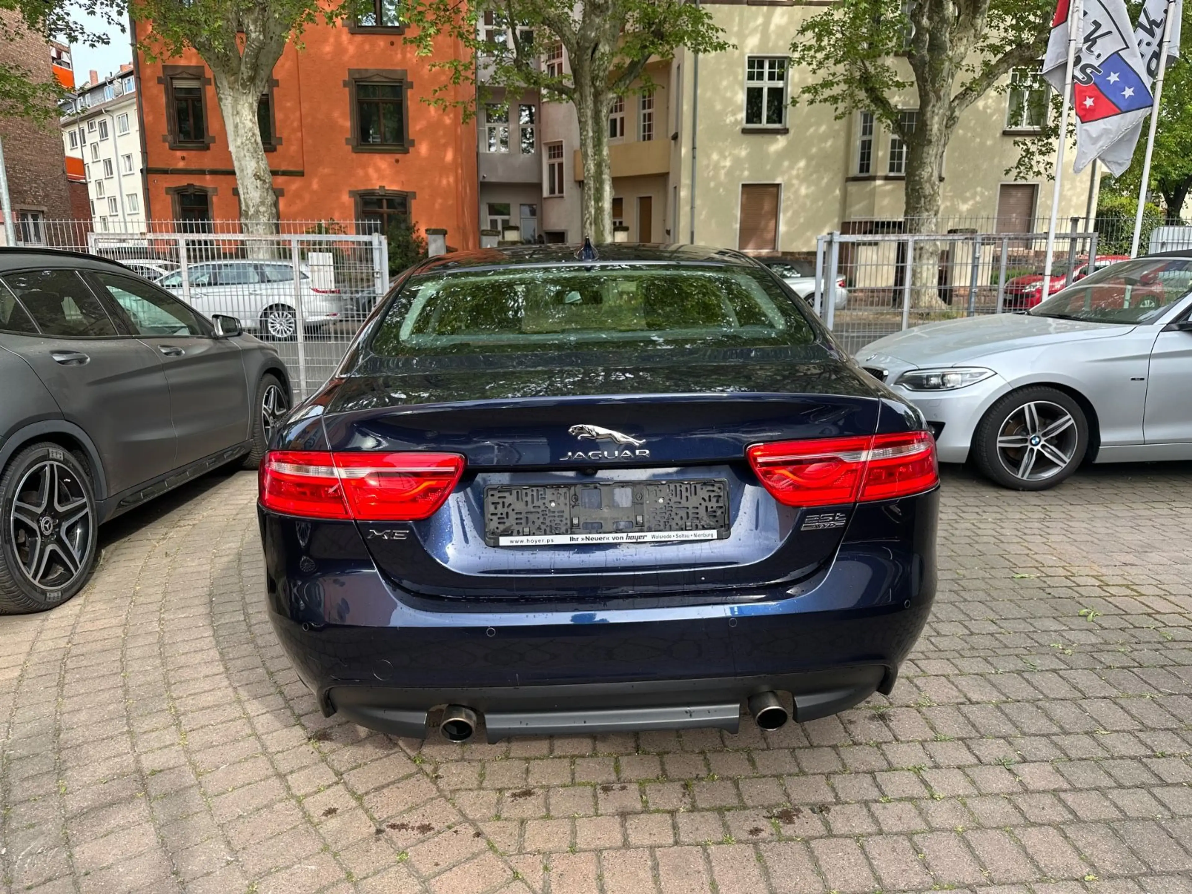 Jaguar XE 25t 250PS AWD Automatik/leder/360°/Wenig Km ! — photo 5
