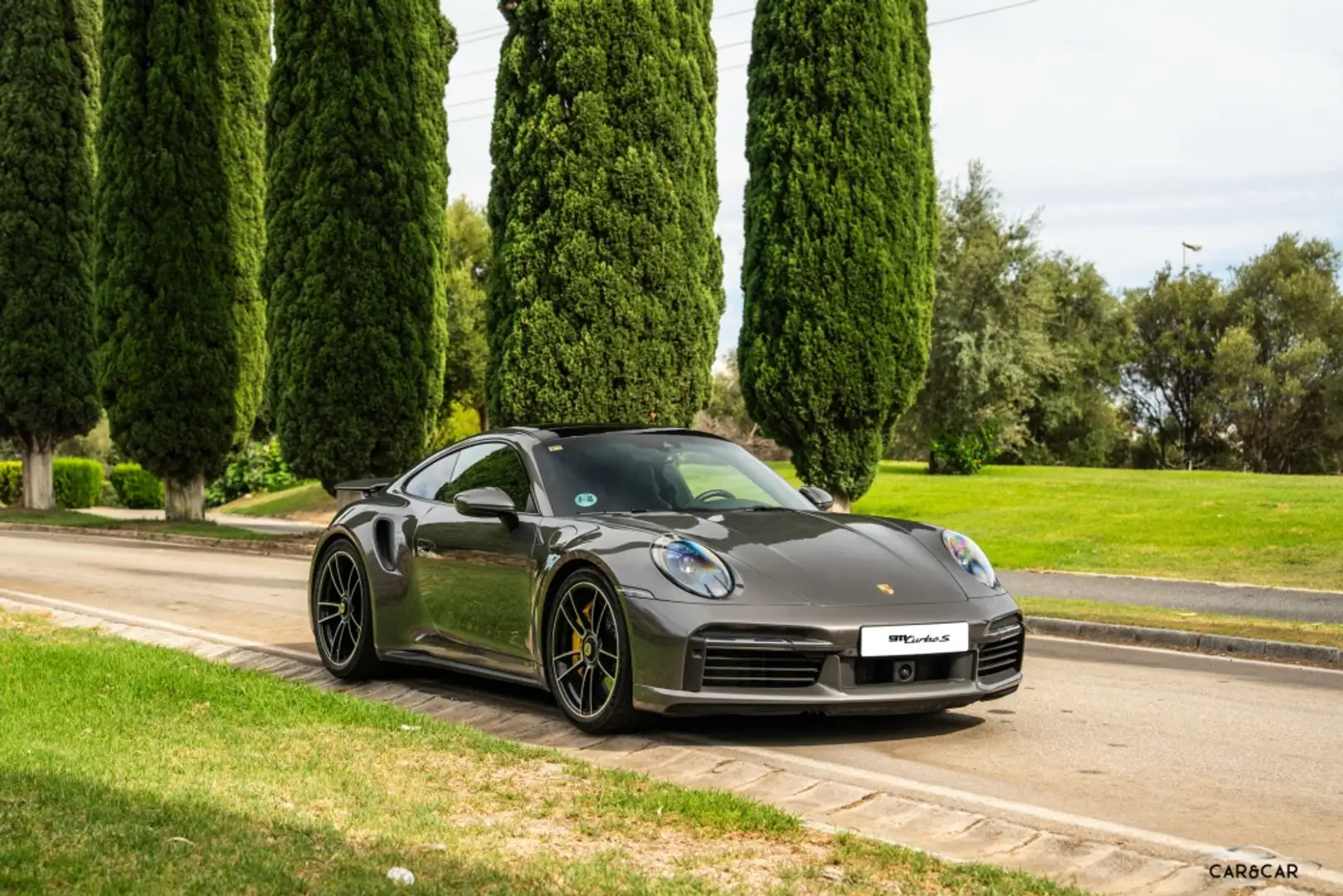Porsche 992 Turbo S Coupé PDK Gris - 2