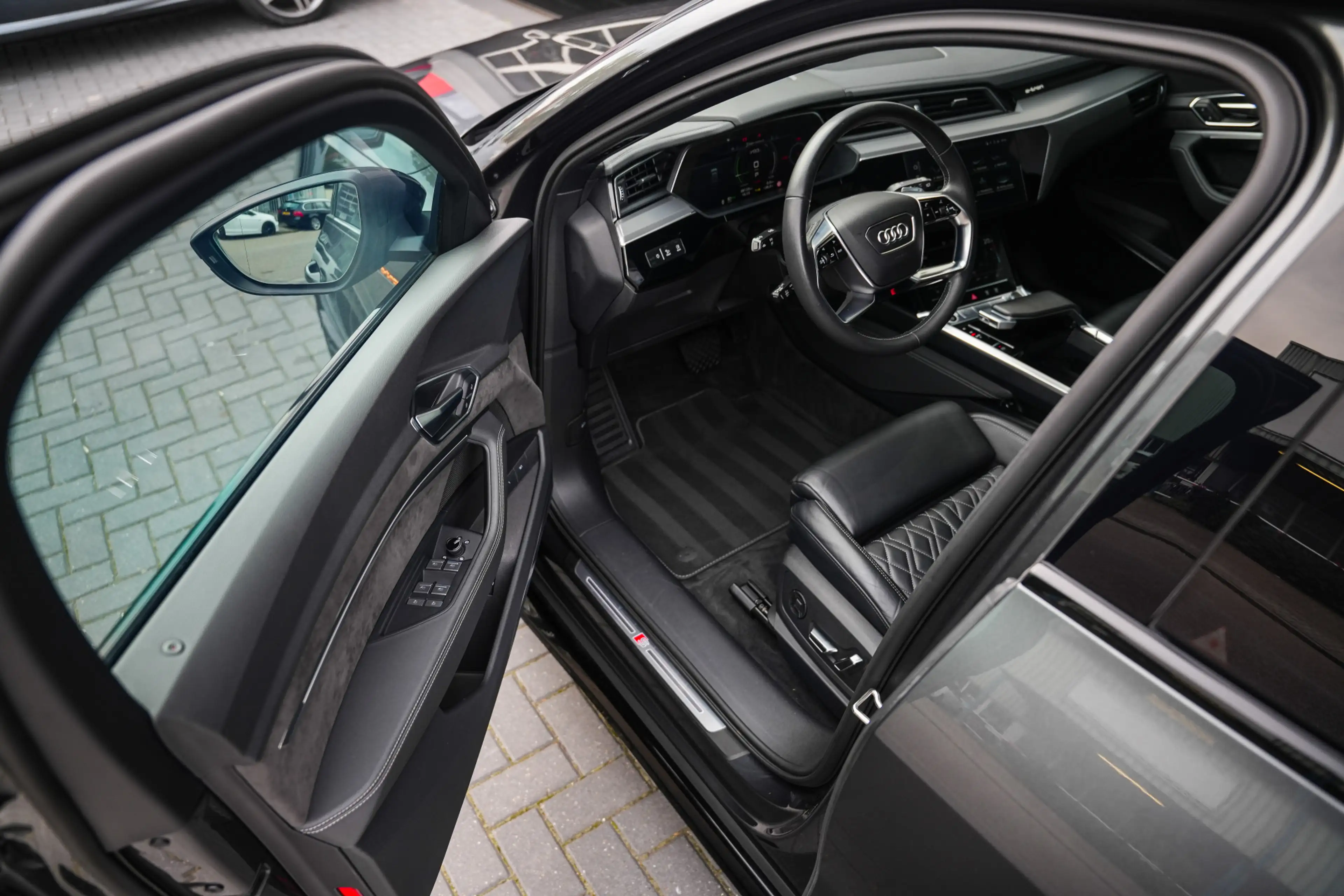 Audi e-tron 55 Quattro 408 pk S Edition 95 kWh S-Line / Pano-D — photo 11