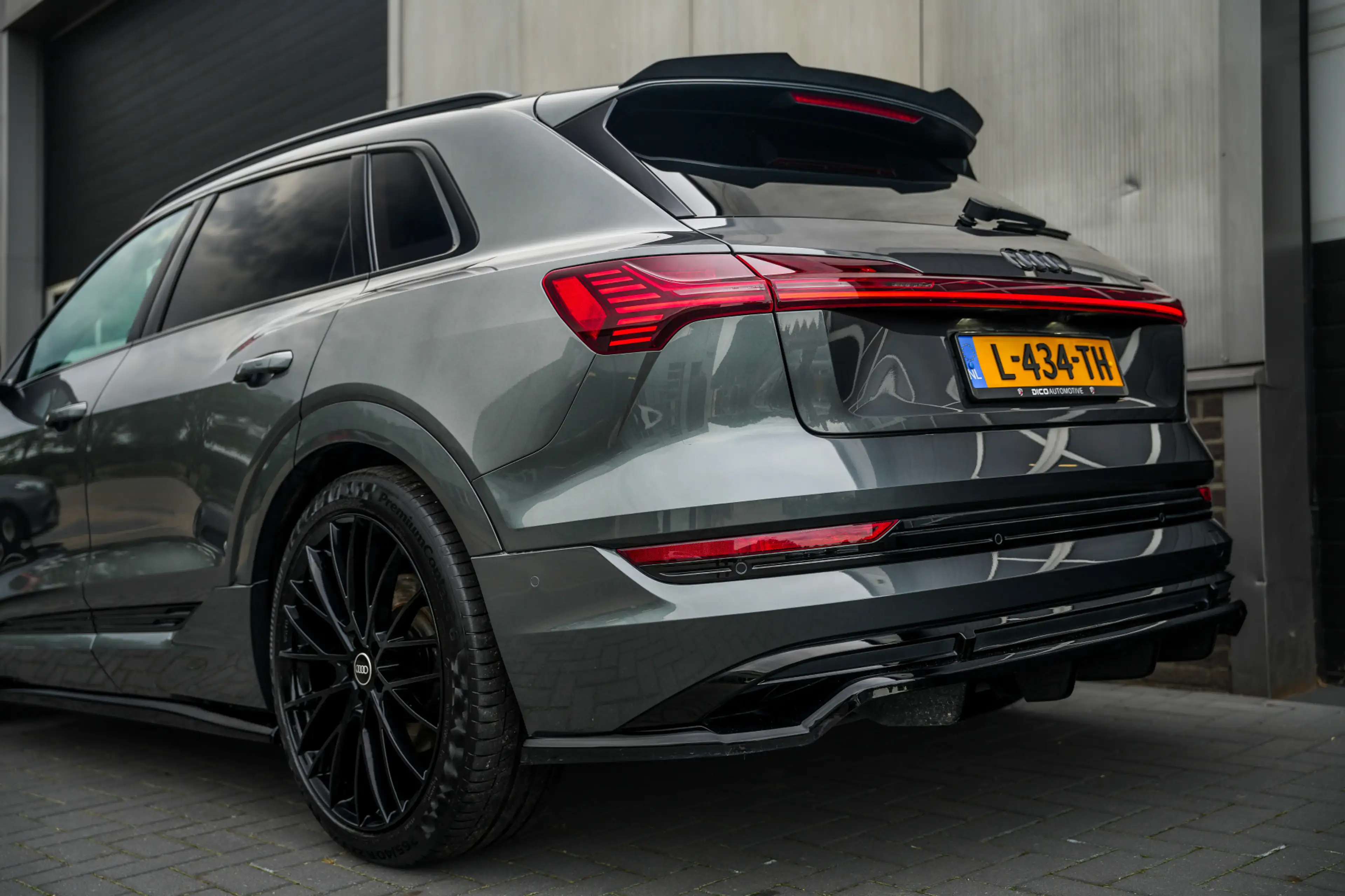 Audi e-tron 55 Quattro 408 pk S Edition 95 kWh S-Line / Pano-D — photo 10
