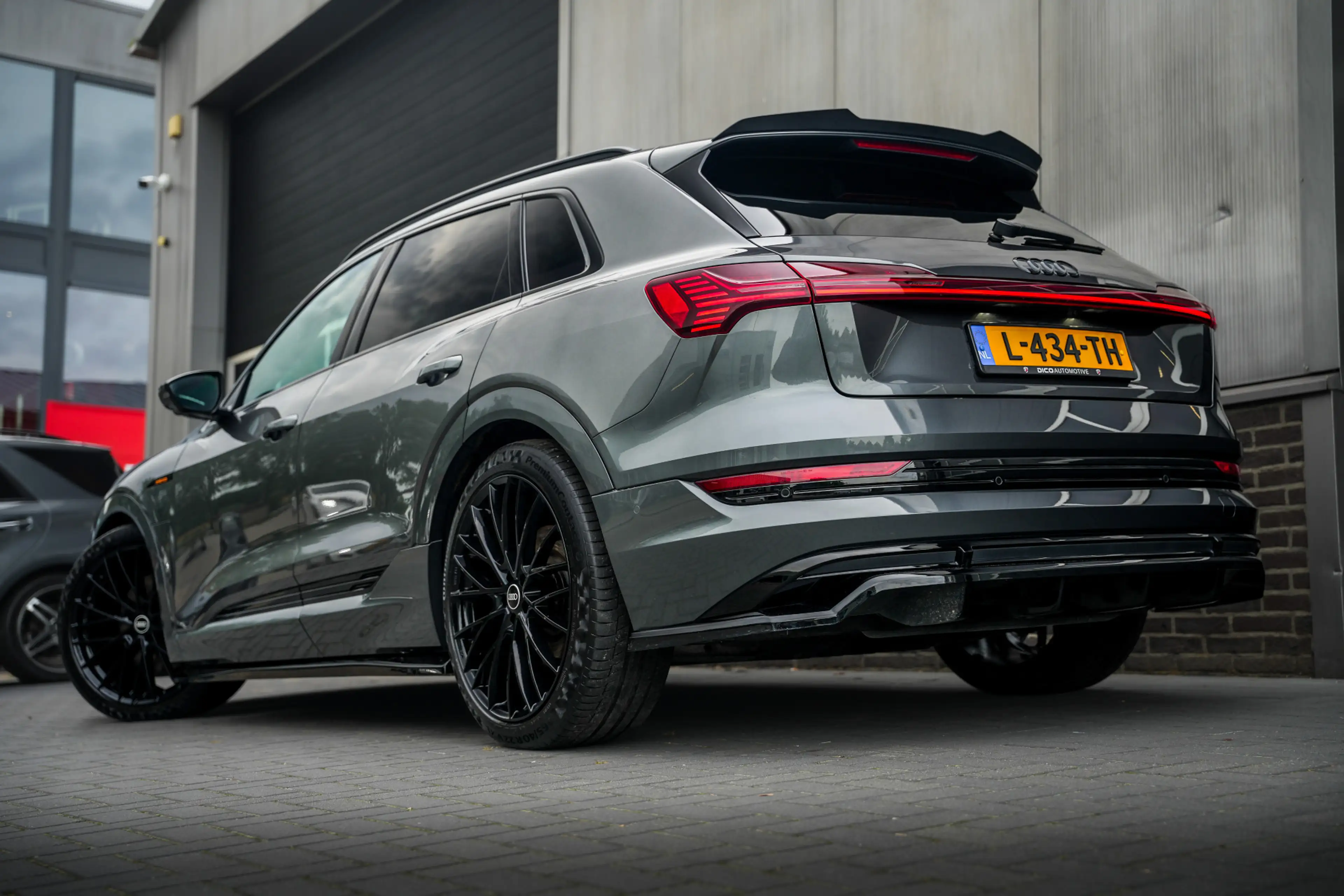 Audi e-tron 55 Quattro 408 pk S Edition 95 kWh S-Line / Pano-D — photo 6