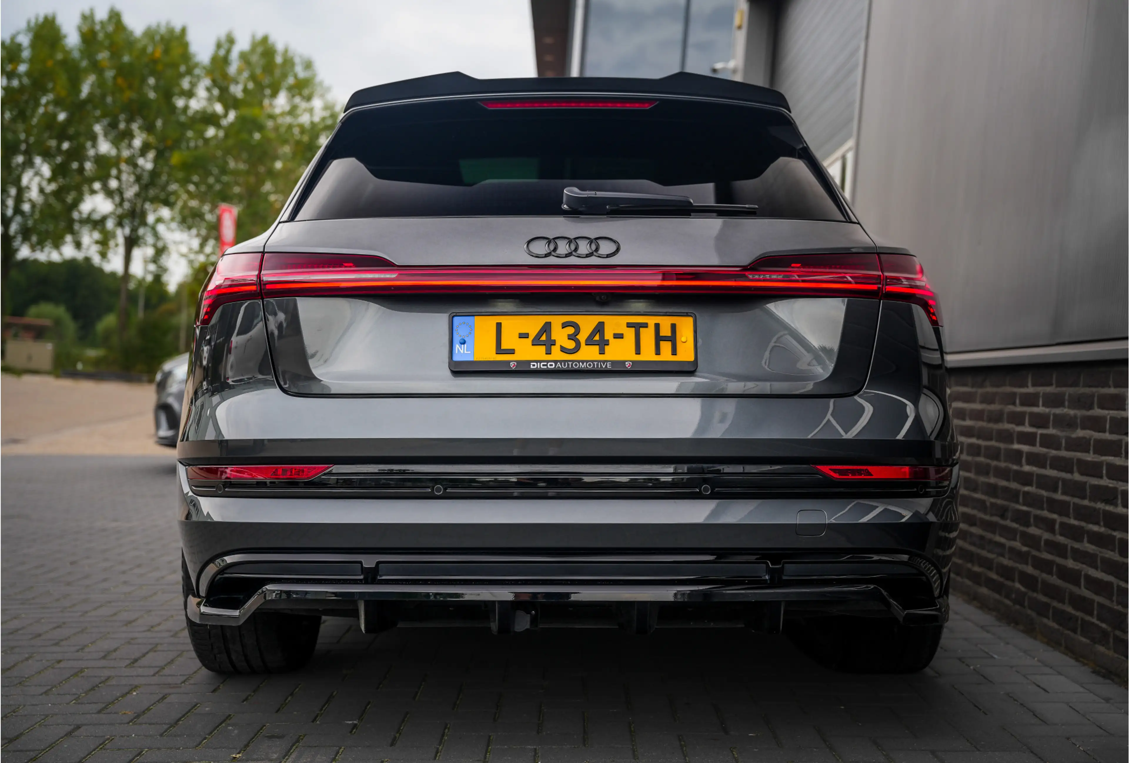 Audi e-tron 55 Quattro 408 pk S Edition 95 kWh S-Line / Pano-D — photo 8