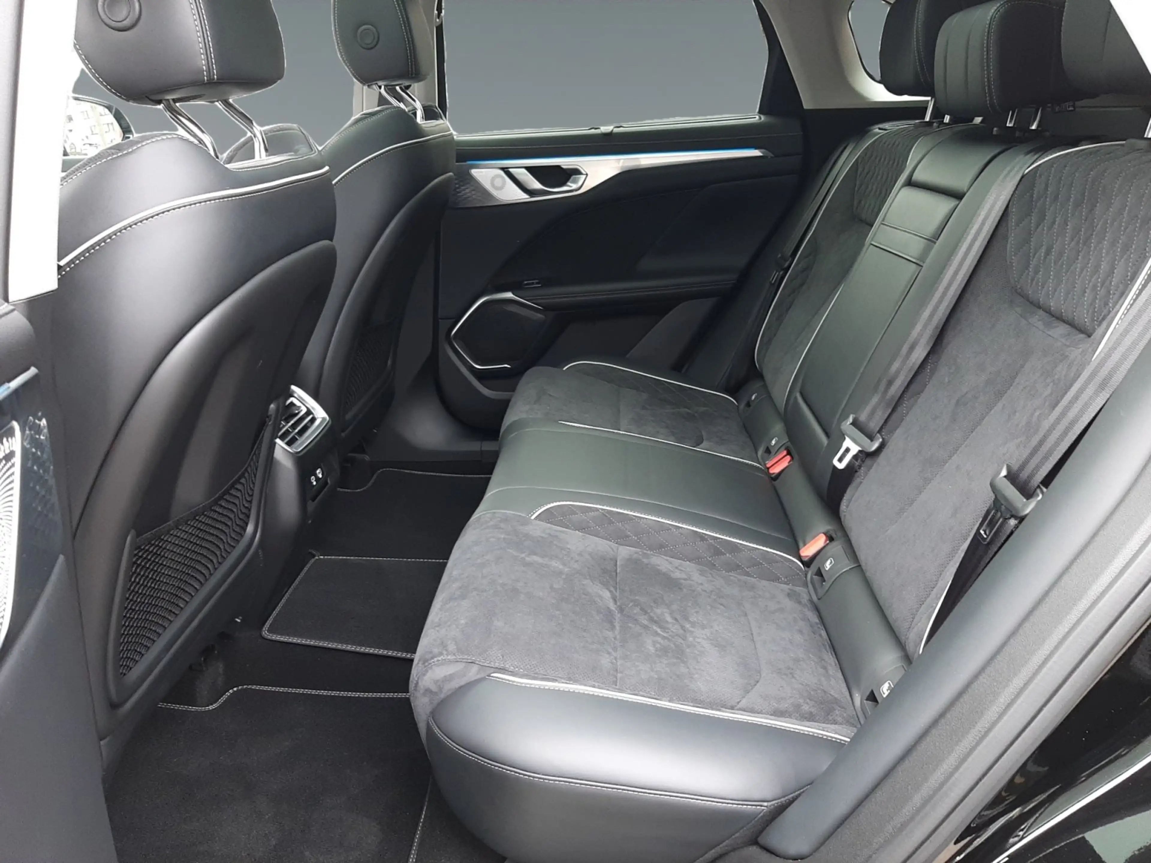 GWM WEY 05 WEY 05 Luxury mit Sitzpaket , Glasschiebedach — photo 14