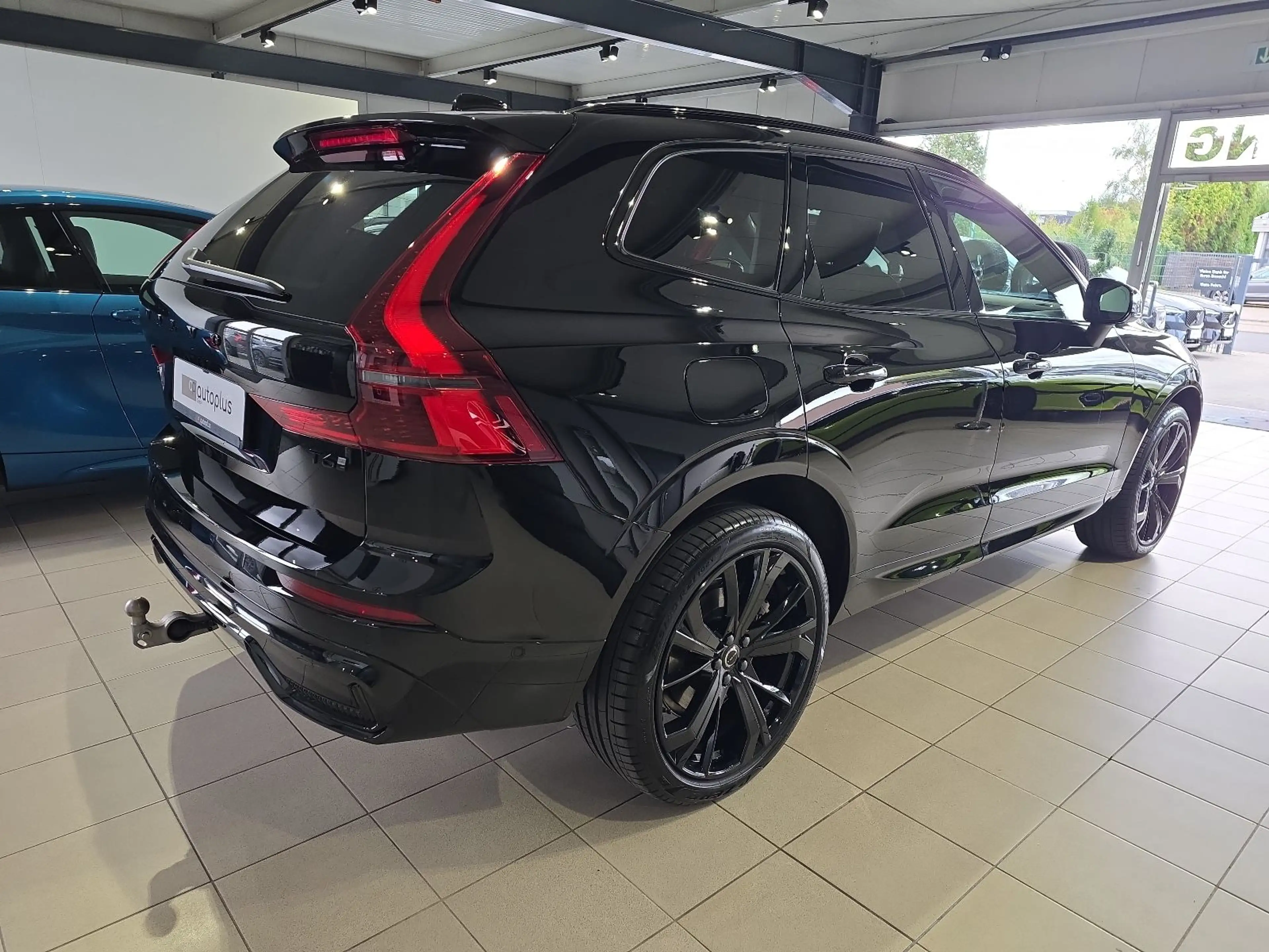 Volvo XC60 T6 Plus Black Edition Recharge AWD AHK HUD — photo 6