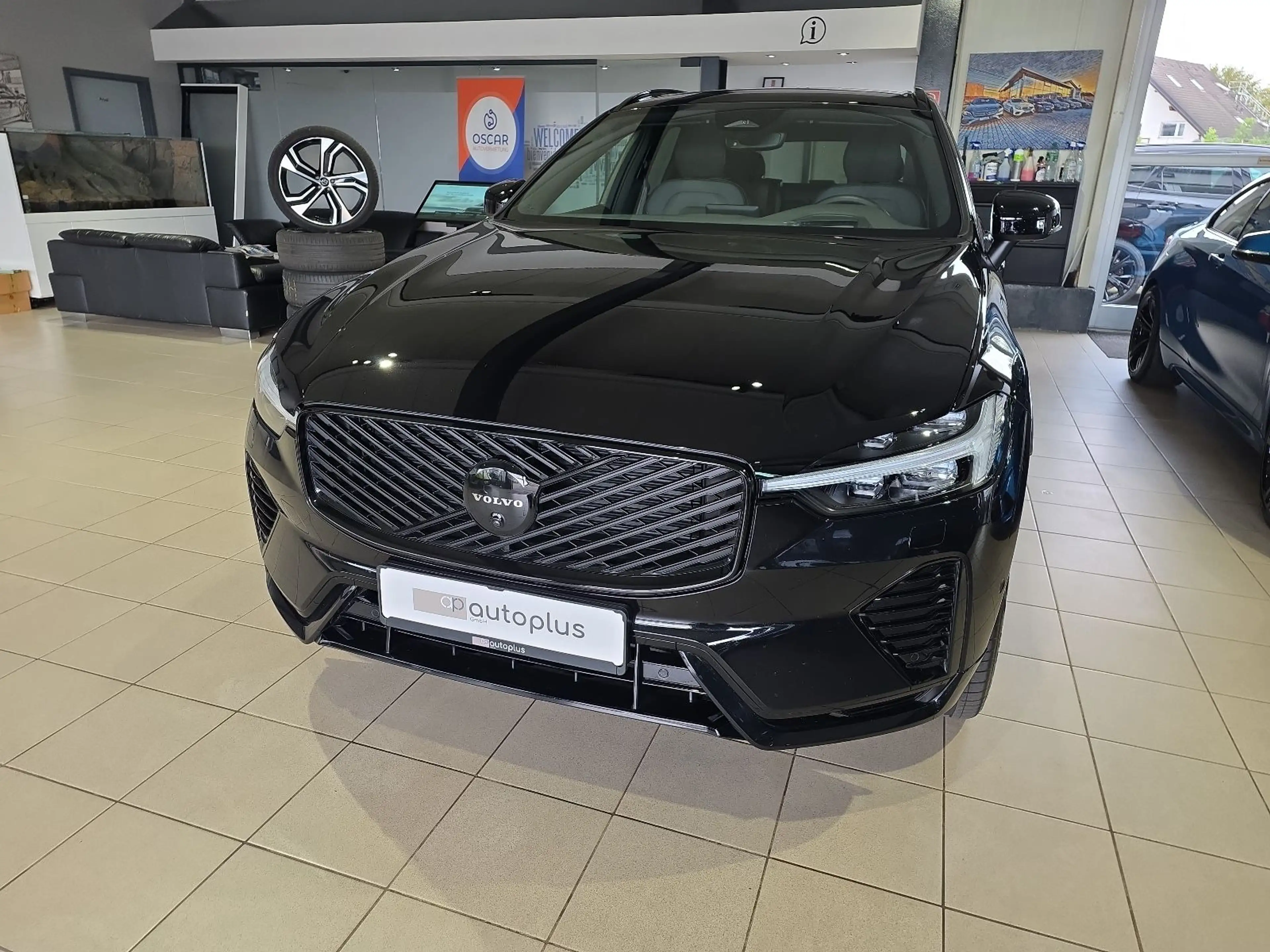 Volvo XC60 T6 Plus Black Edition Recharge AWD AHK HUD — photo 2
