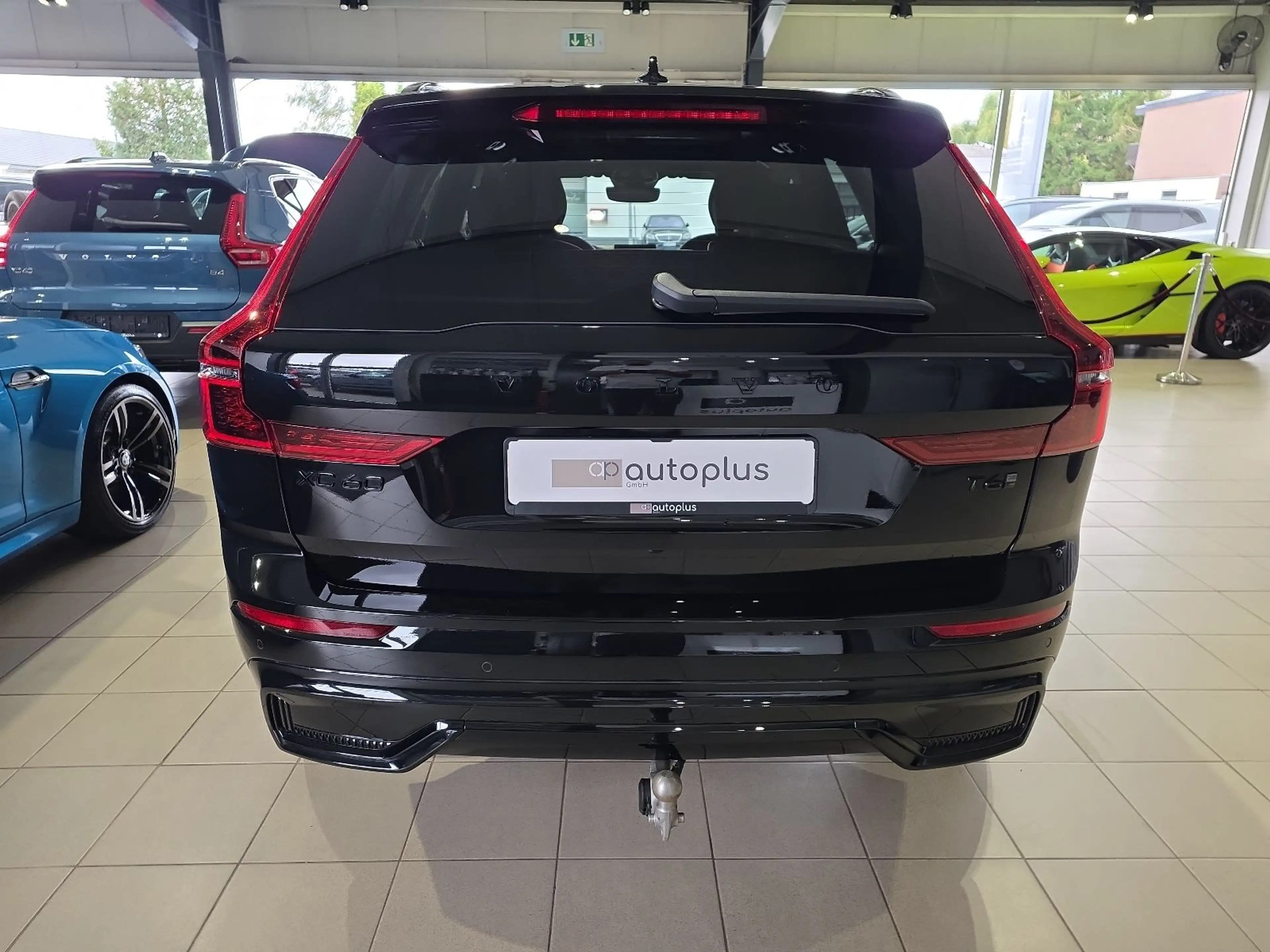 Volvo XC60 T6 Plus Black Edition Recharge AWD AHK HUD — photo 8
