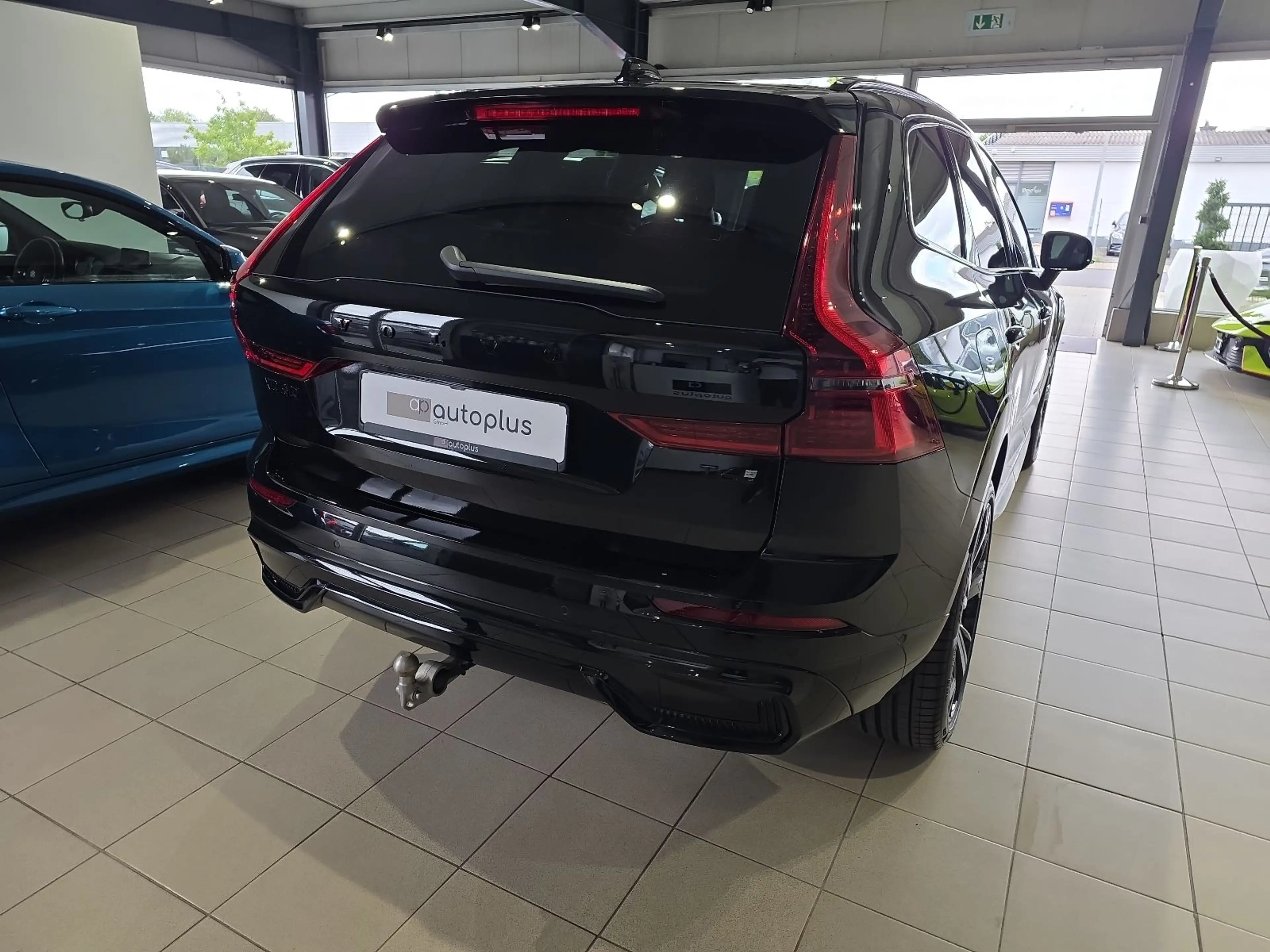 Volvo XC60 T6 Plus Black Edition Recharge AWD AHK HUD — photo 7