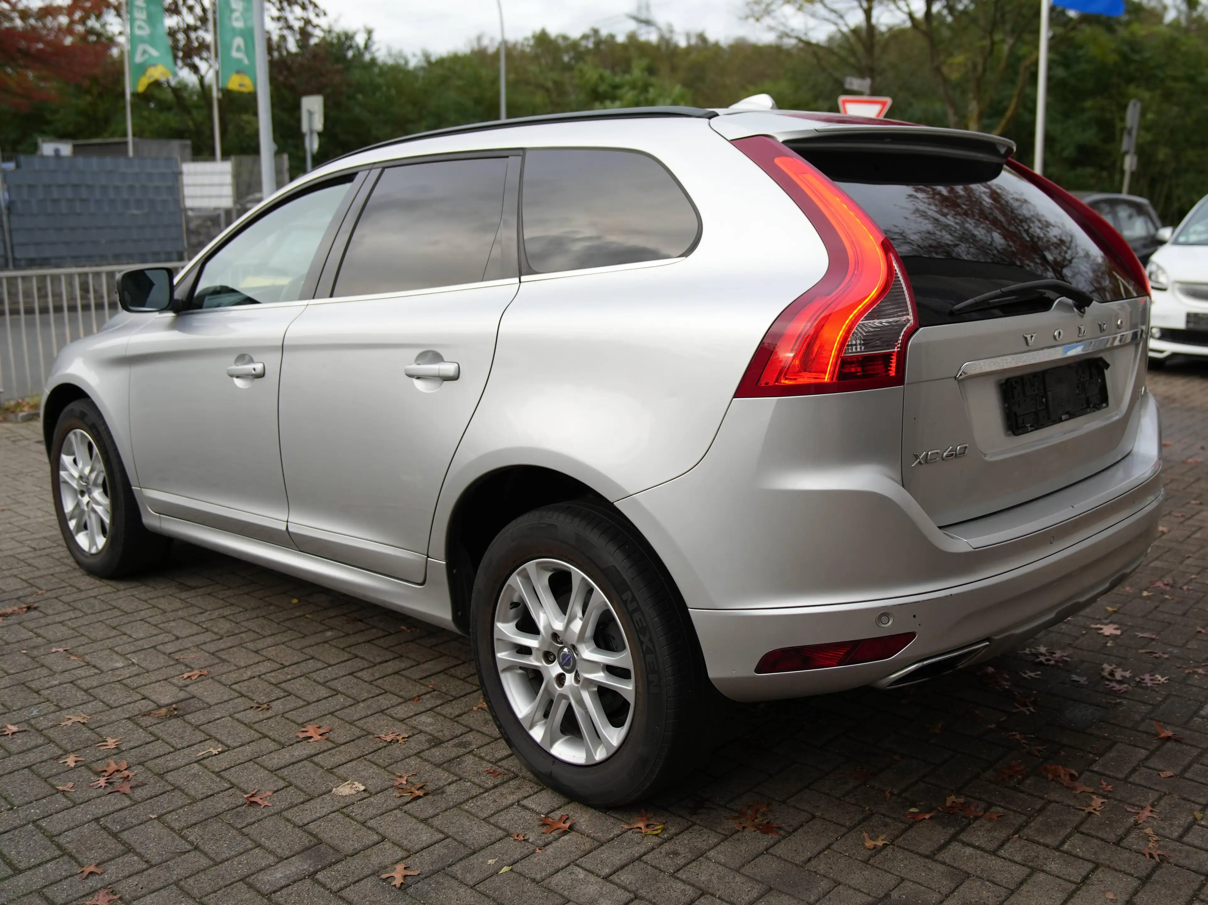 Volvo XC60 Momentum 2WD — photo 7