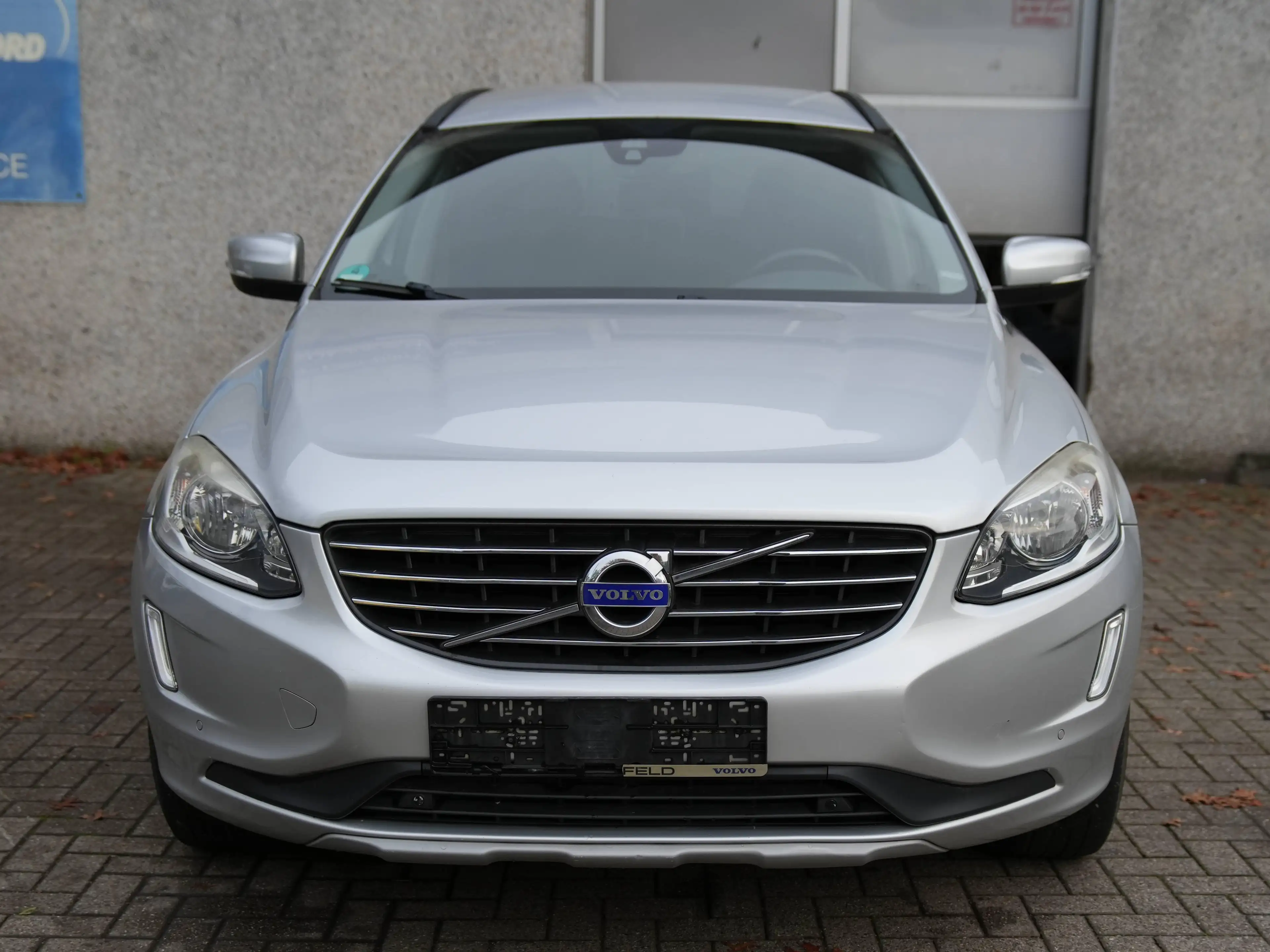 Volvo XC60 Momentum 2WD — photo 2