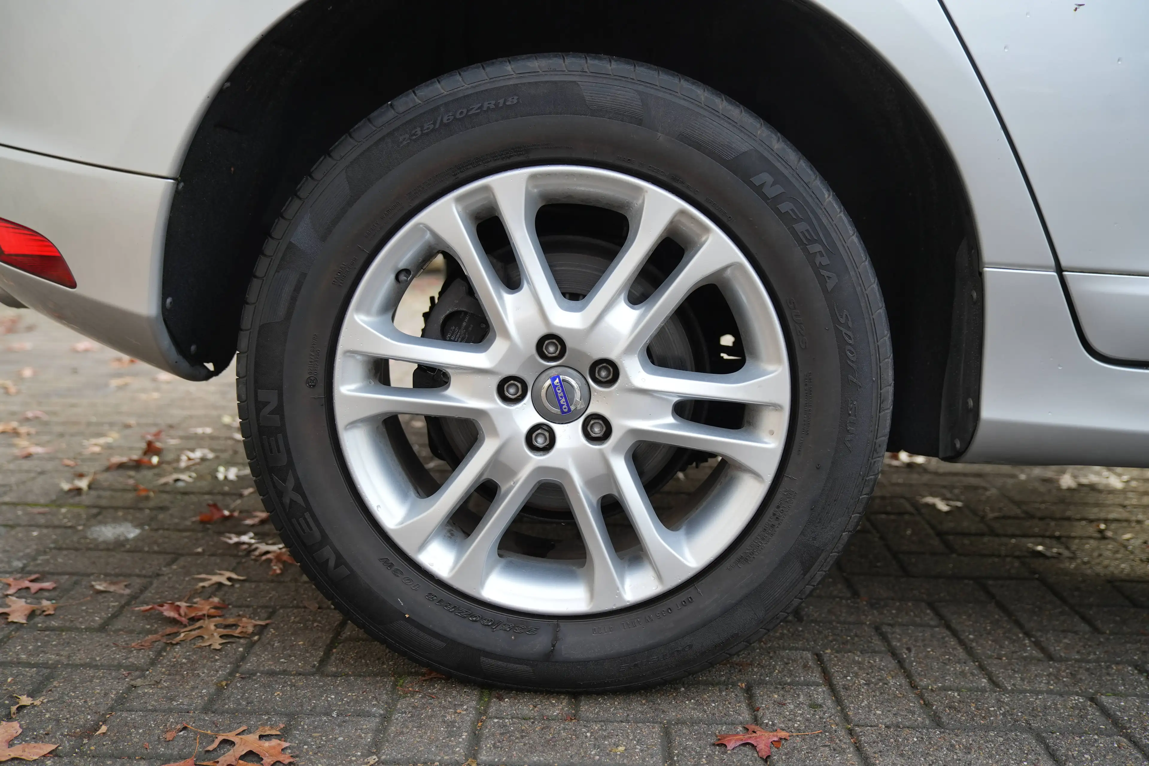 Volvo XC60 Momentum 2WD — photo 9