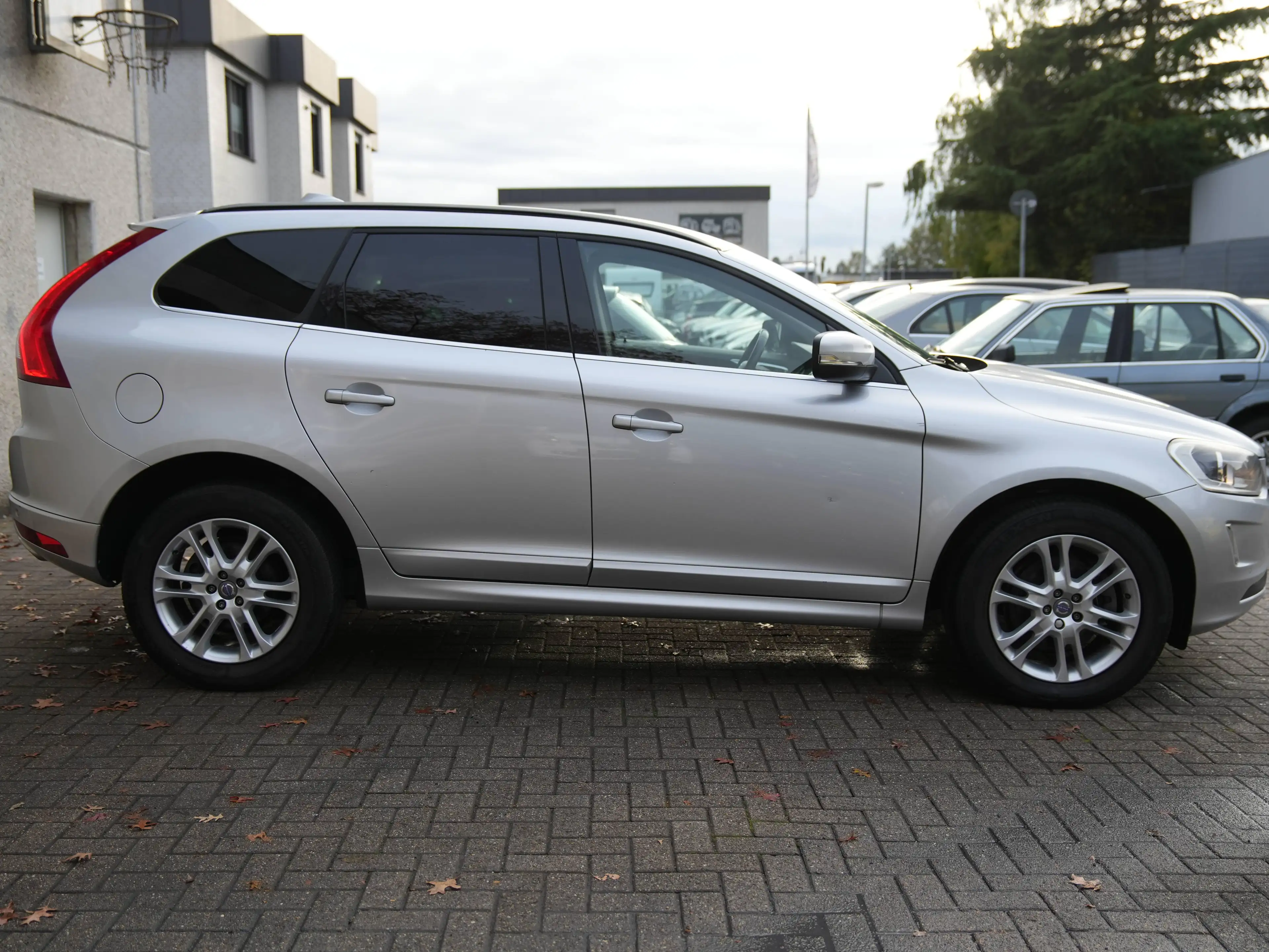 Volvo XC60 Momentum 2WD — photo 4
