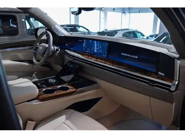 Cadillac Escalade view 4
