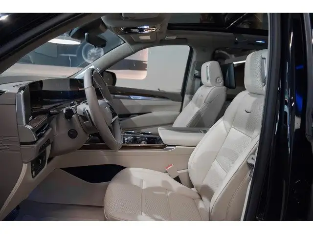 Cadillac Escalade view 5