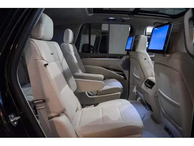 Cadillac Escalade view 10