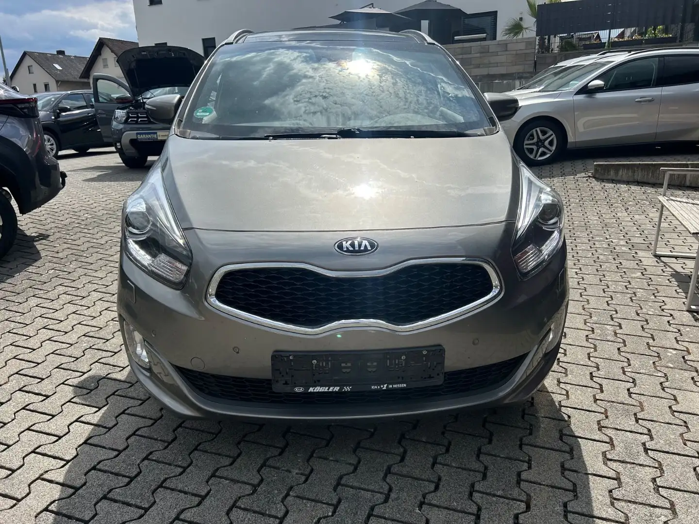 Kia Carens Spirit 7 Sitzplätze Aut. Getriebeschaden Silver - 2