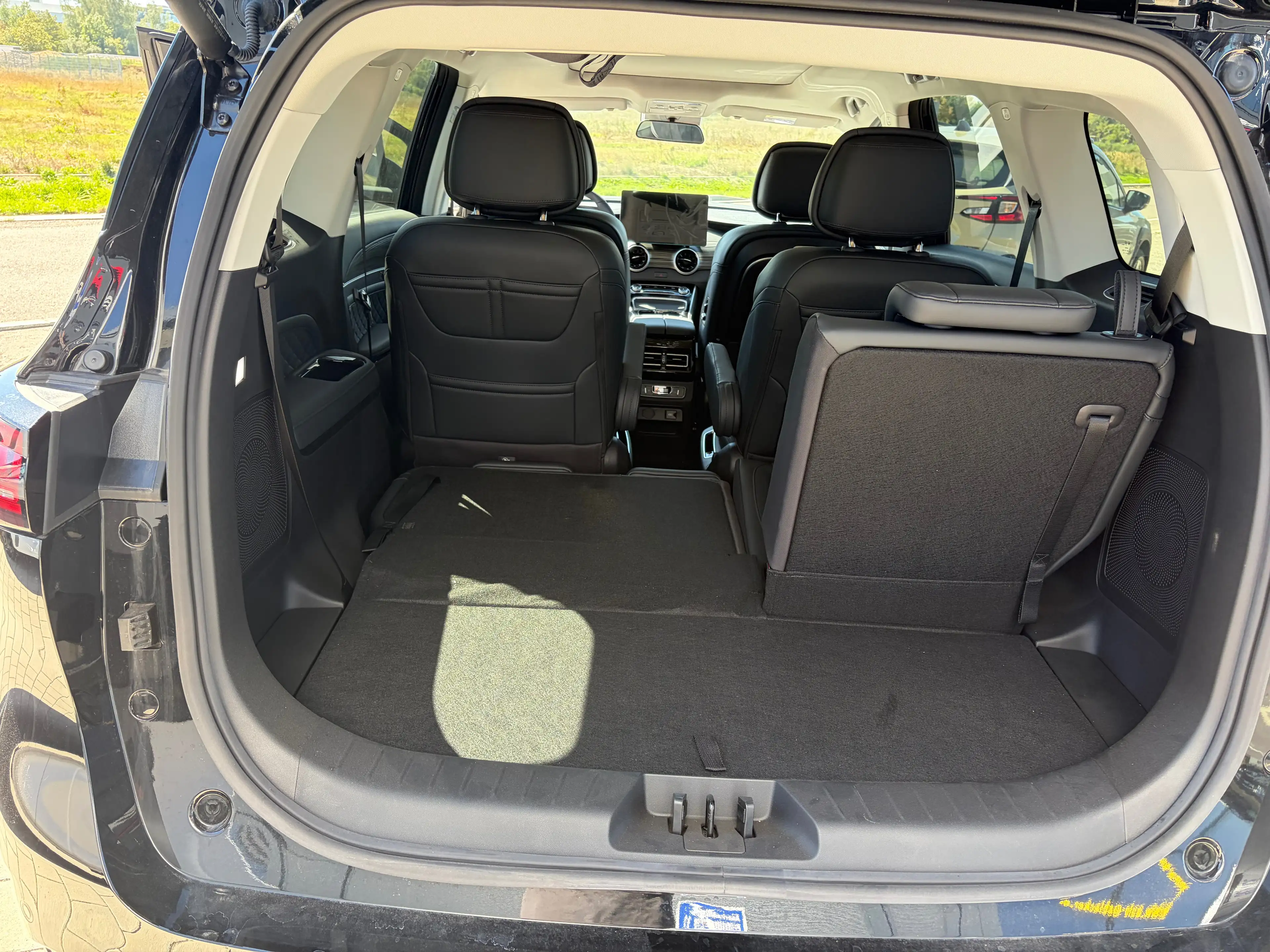DFM Forthing 4 Forthing 4 phev — photo 13