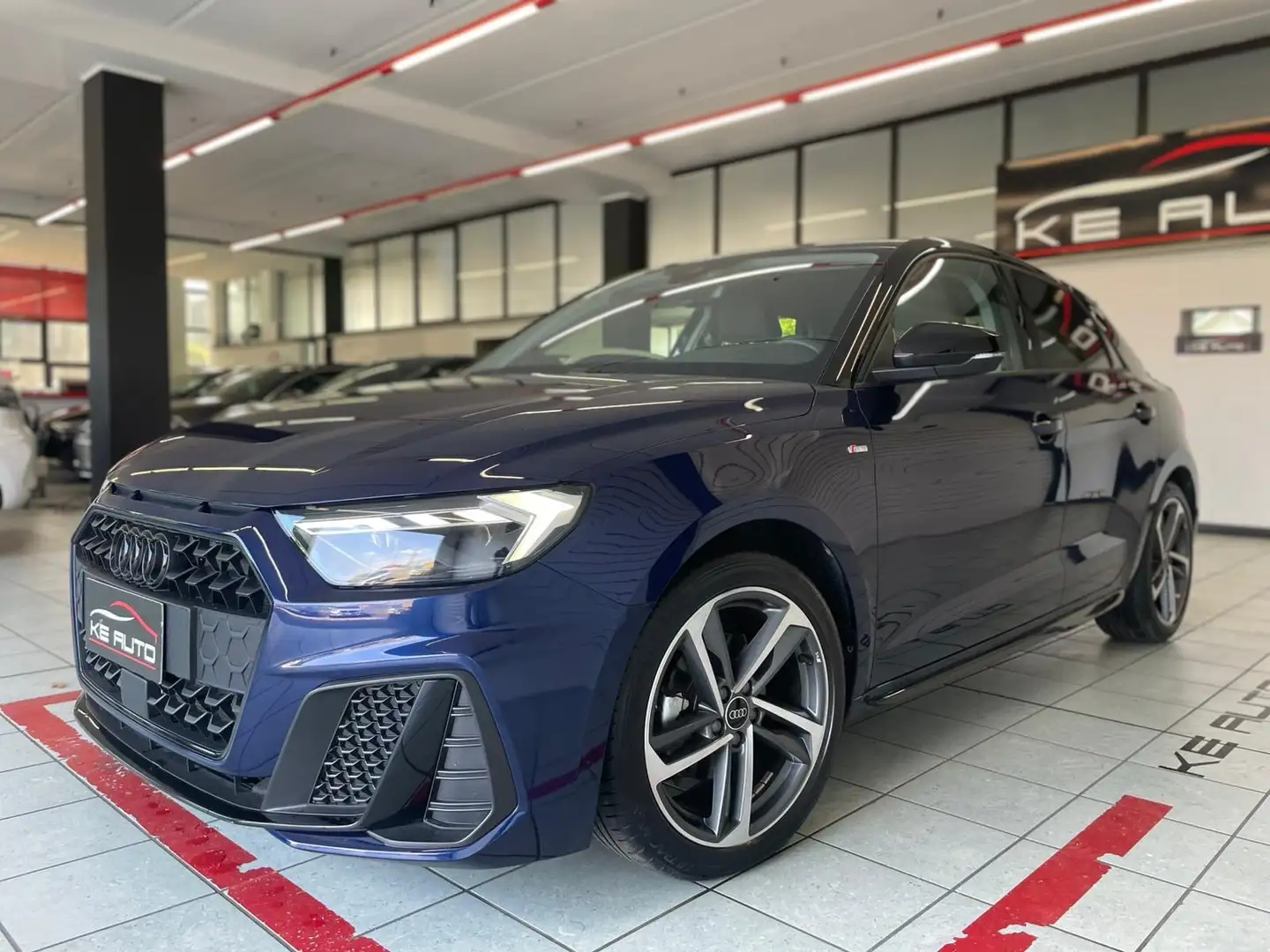 Audi A1 Sportback 30 1.0tfsi S Line Edition 110cv Blauw - 1