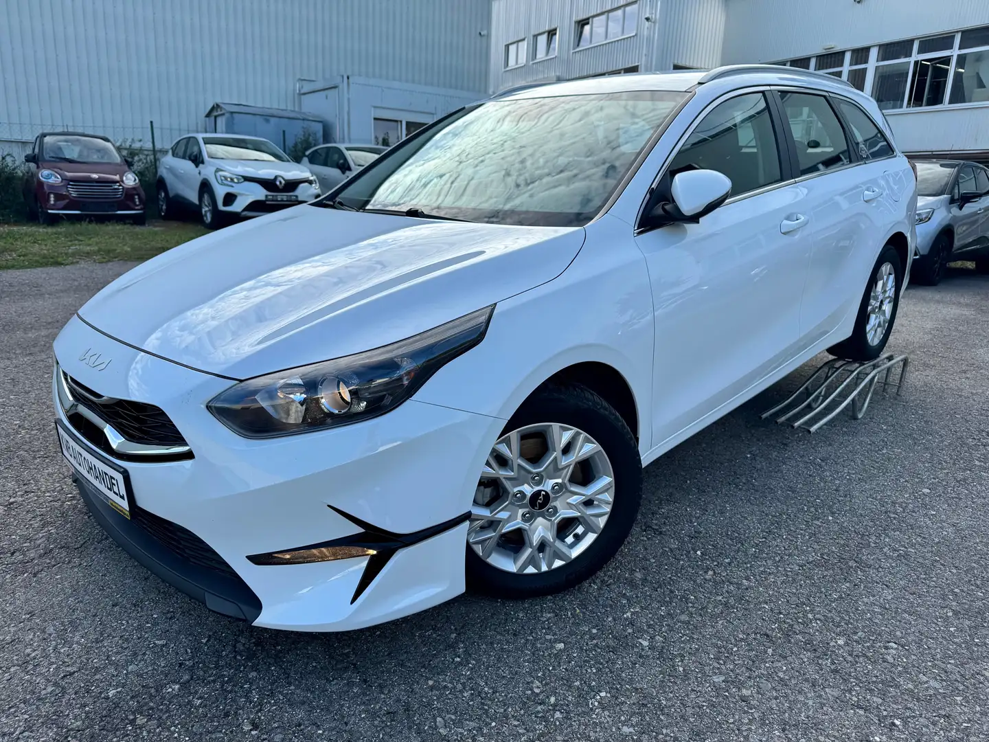 Kia Ceed / cee'd Ceed SW 1.6 CRDI Mild-Hybrid 136 Navi Kamera Weiß - 1
