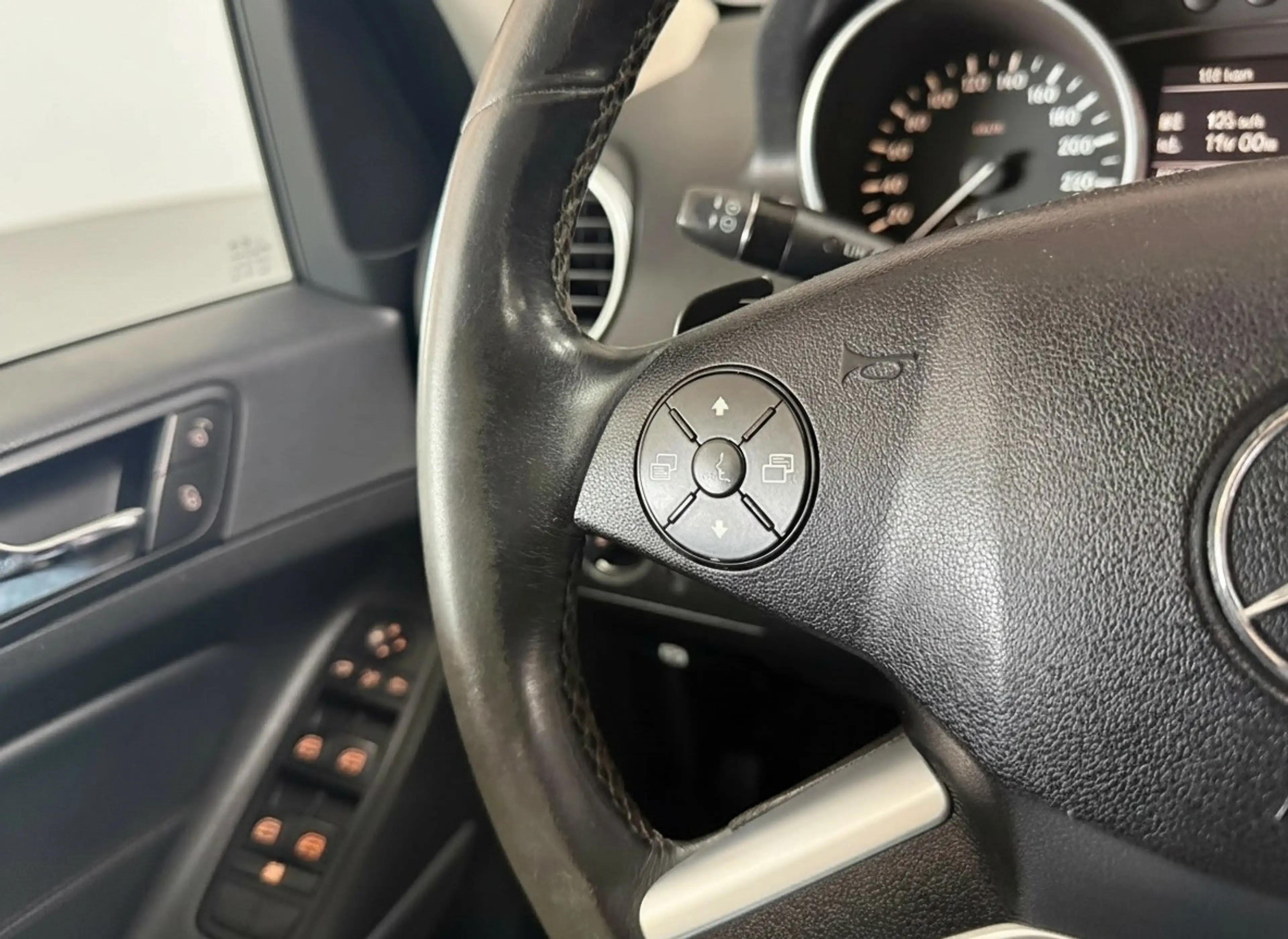 Mercedes-Benz ML 300 CDI 4MATIC | Trekhaak | Elektr stoelen | Grijs ken — photo 17