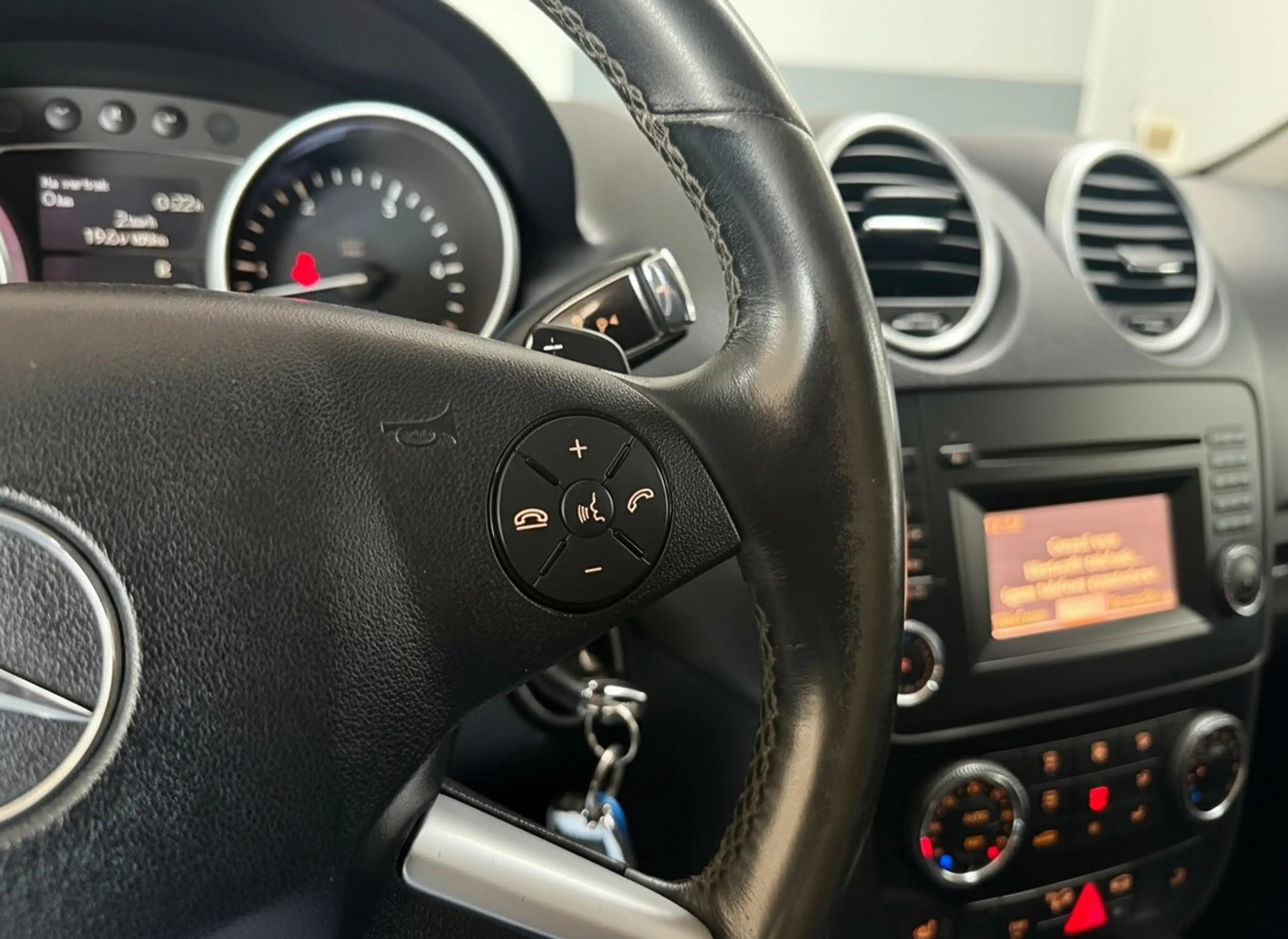Mercedes-Benz ML 300 CDI 4MATIC | Trekhaak | Elektr stoelen | Grijs ken — photo 12