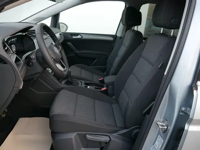Volkswagen Touran view 9