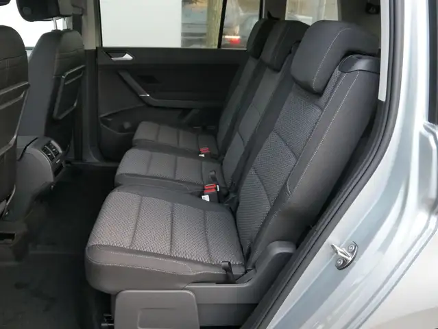Volkswagen Touran view 8
