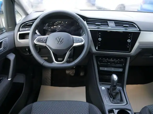 Volkswagen Touran view 11
