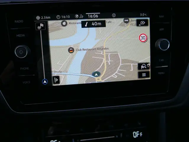 Volkswagen Touran view 14