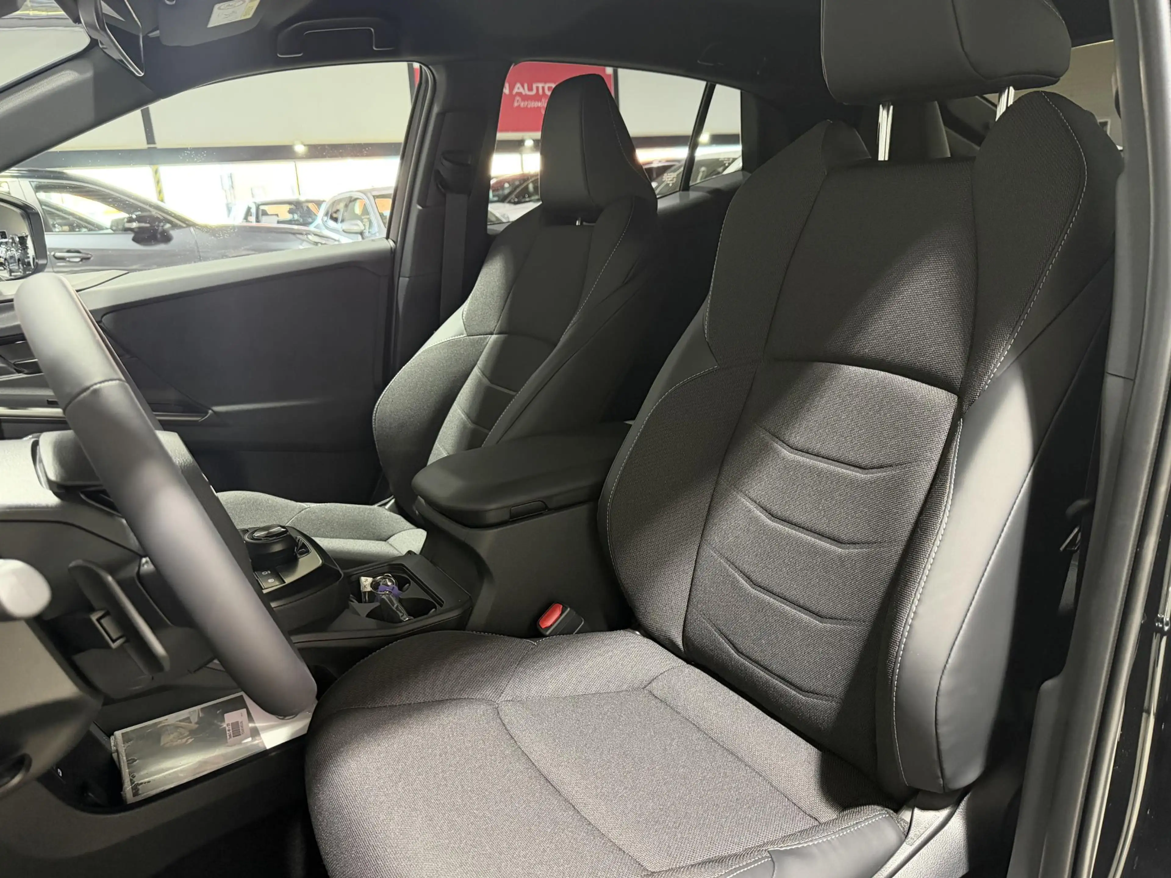 Toyota C-HR+ First Edition 77 kWh | VOORRAAD | 20" WIELEN | €2. — photo 3