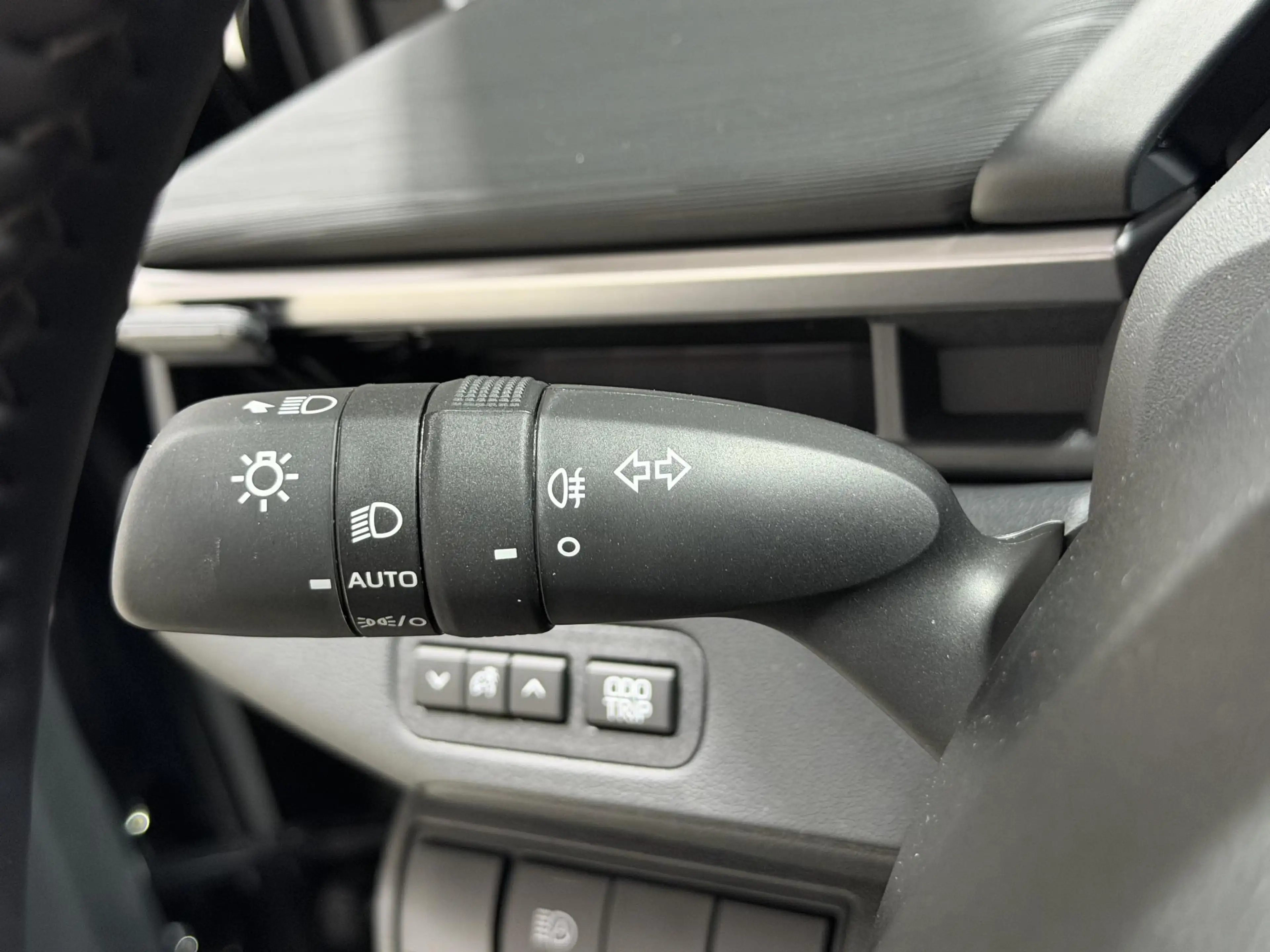 Toyota C-HR+ First Edition 77 kWh | VOORRAAD | 20" WIELEN | €2. — photo 9