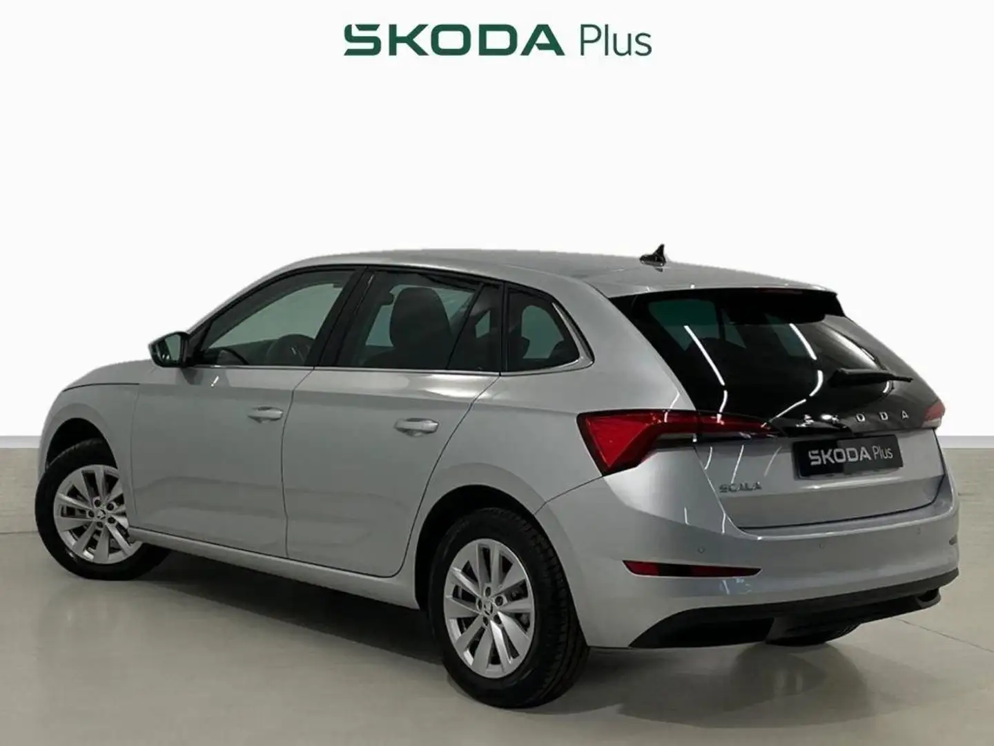 Skoda Scala 1.0 TSI Ambition 70kW Stříbrná - 2
