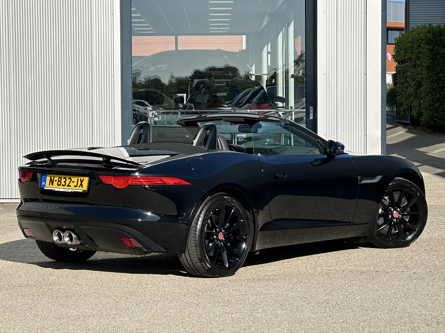 Jaguar F-Type 3.0 V6 Convertible | Sportuitlaat/Navi/Camera/Geh. Nero - 2