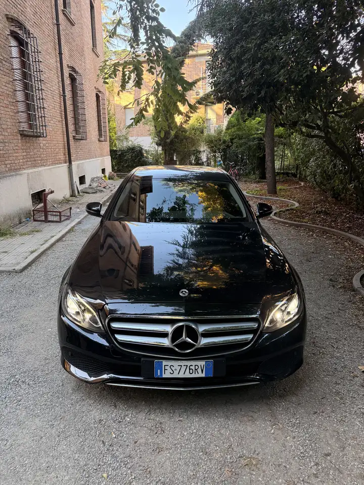 Mercedes-Benz E 200 d 9G-TRONIC — photo 1 of 7