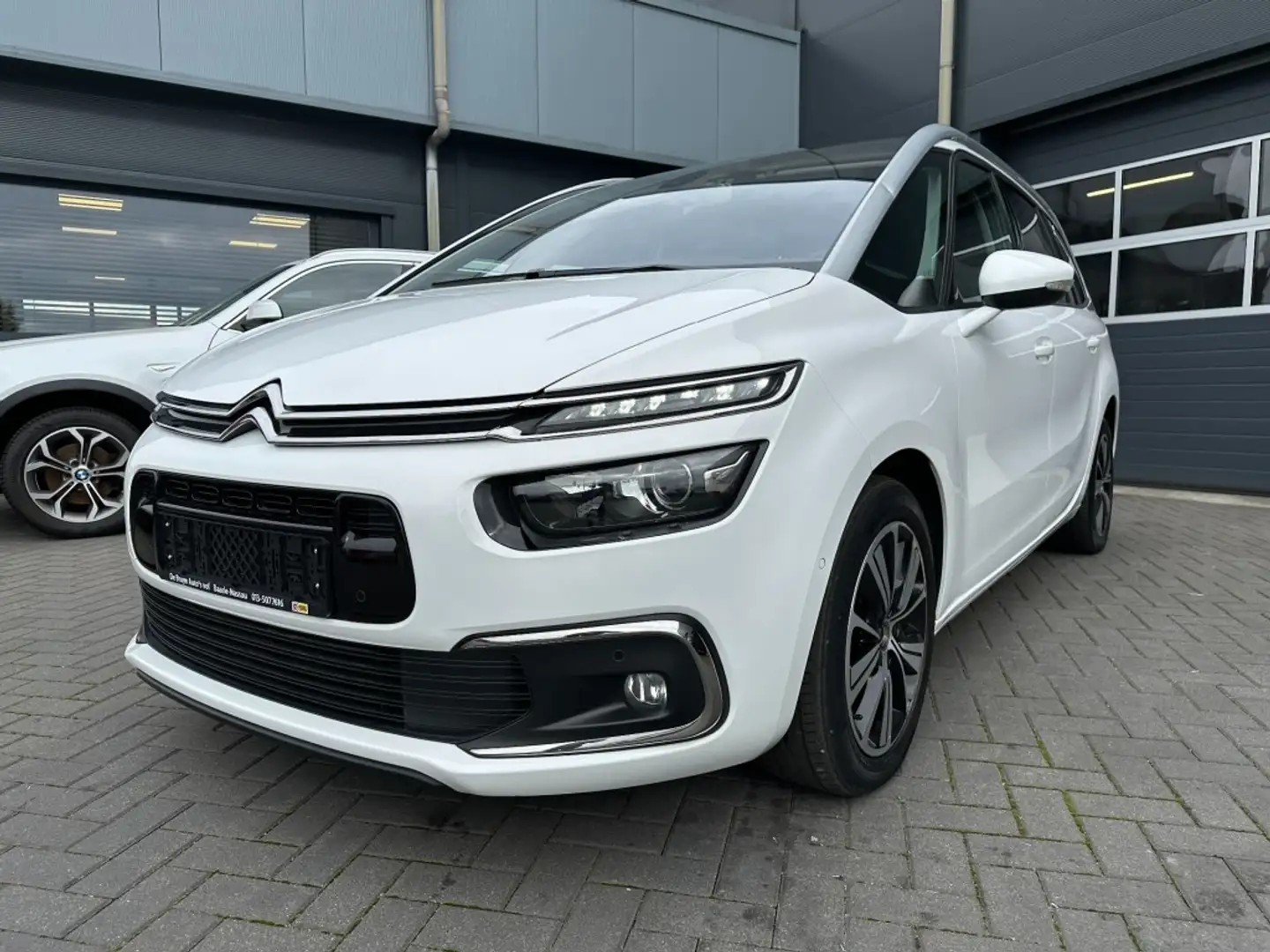 Citroen Grand C4 Picasso 1.2 PureTech Aut. 7 pers. Navi Camera Wit - 1