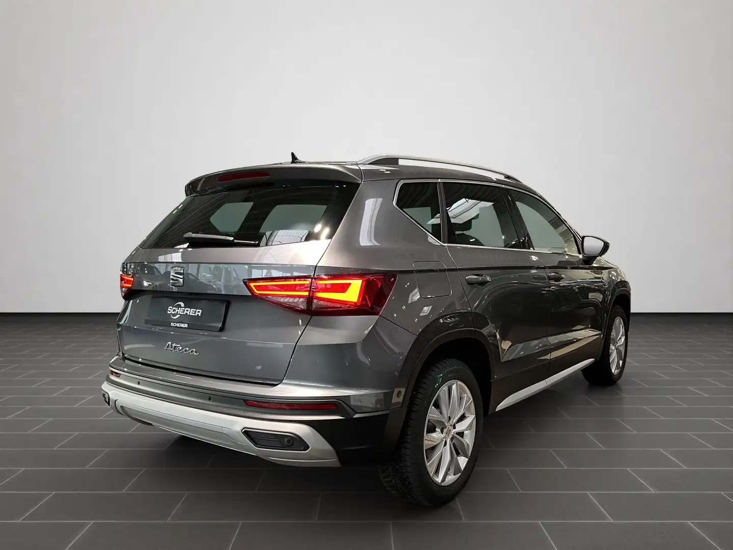 SEAT Ateca Xperience 1.5 TSI DSG Rückfahrkamera Grau - 2