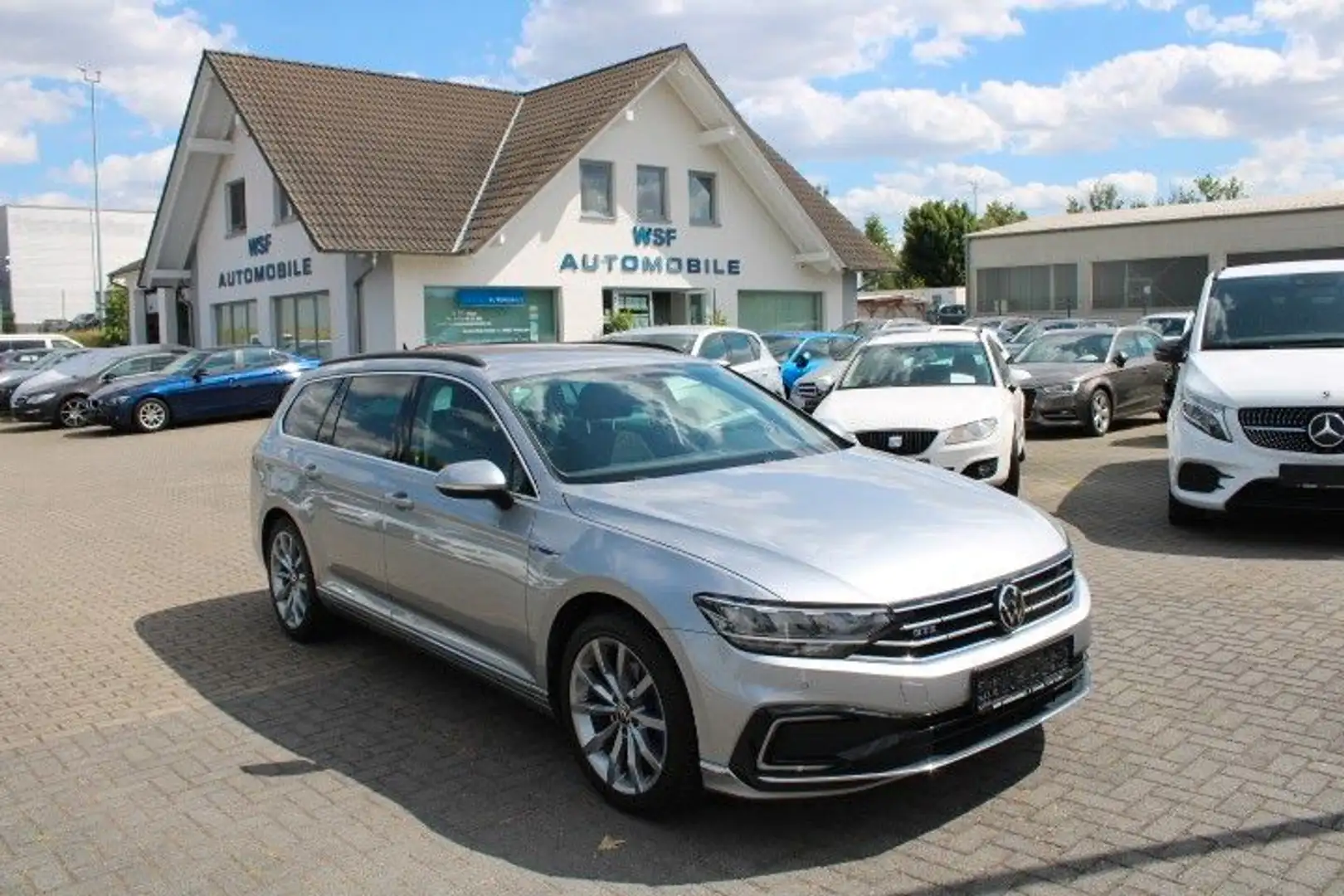 Volkswagen Passat Variant GTE,Navi/Groß,LED,DSG,Virtual,AHK Silber - 2