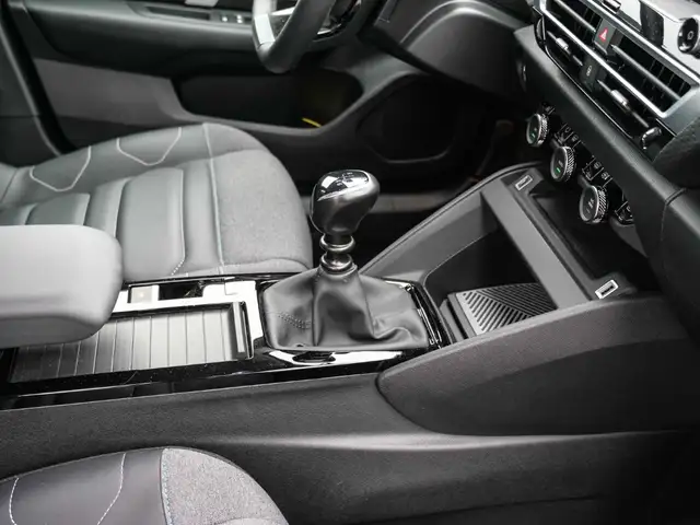 Citroen C4 view 15
