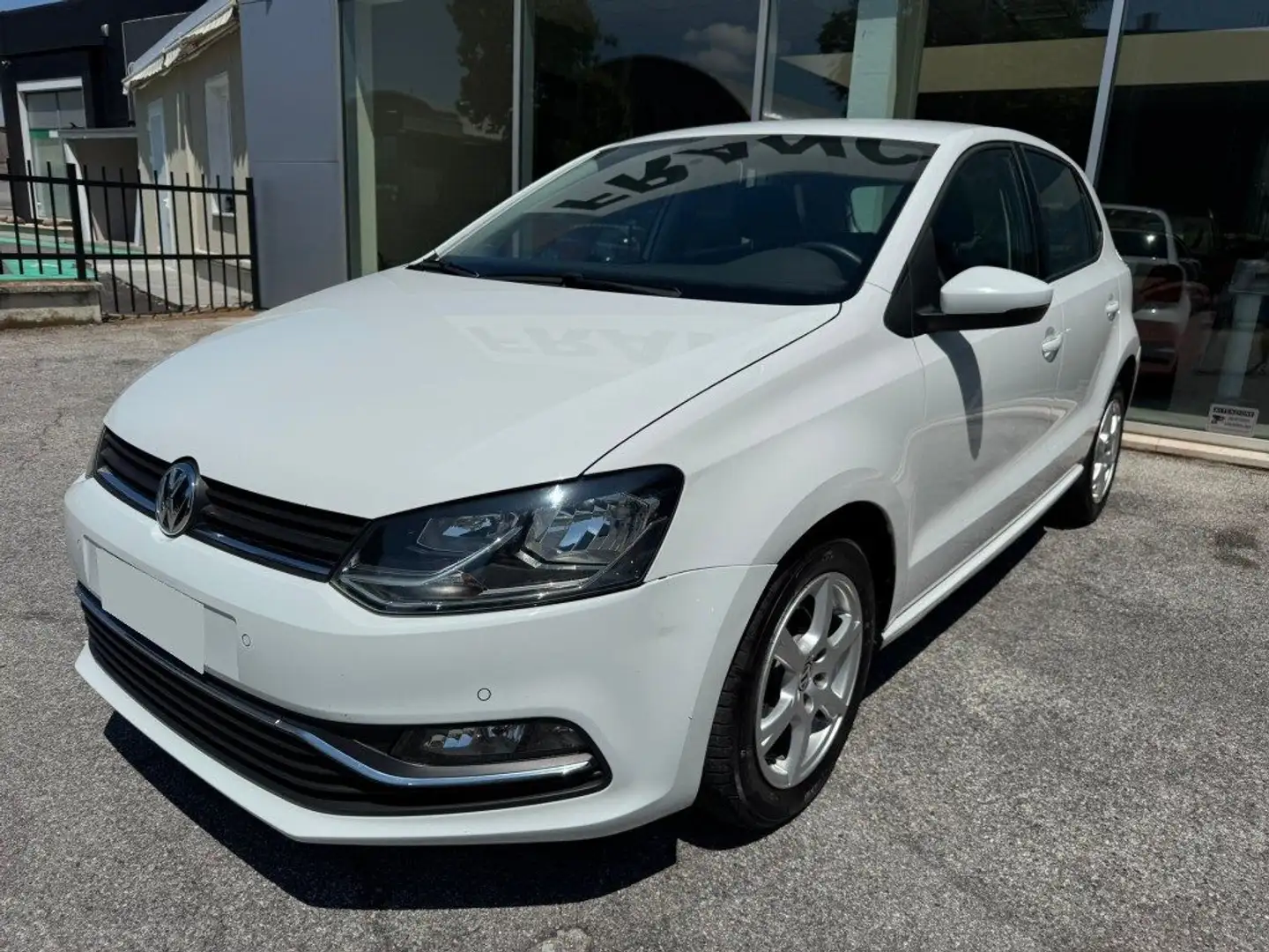 Volkswagen Polo 1.4 TDI 5p. Fresh BlueMotion Technology Weiß - 1
