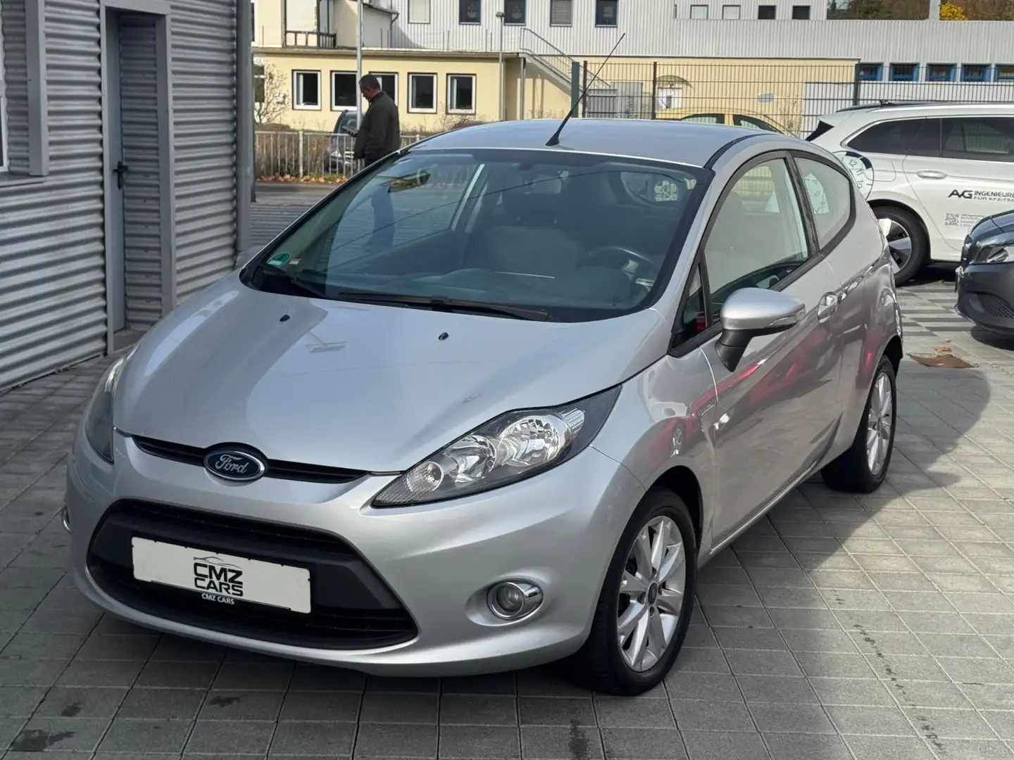 Ford Fiesta Trend / Klima / Tüv Neu / Silber - 1