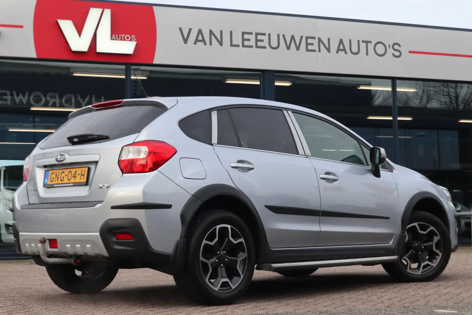 Subaru XV 2.0i Luxury AWD | Automaat | Trekhaak | Camera | Gris - 2