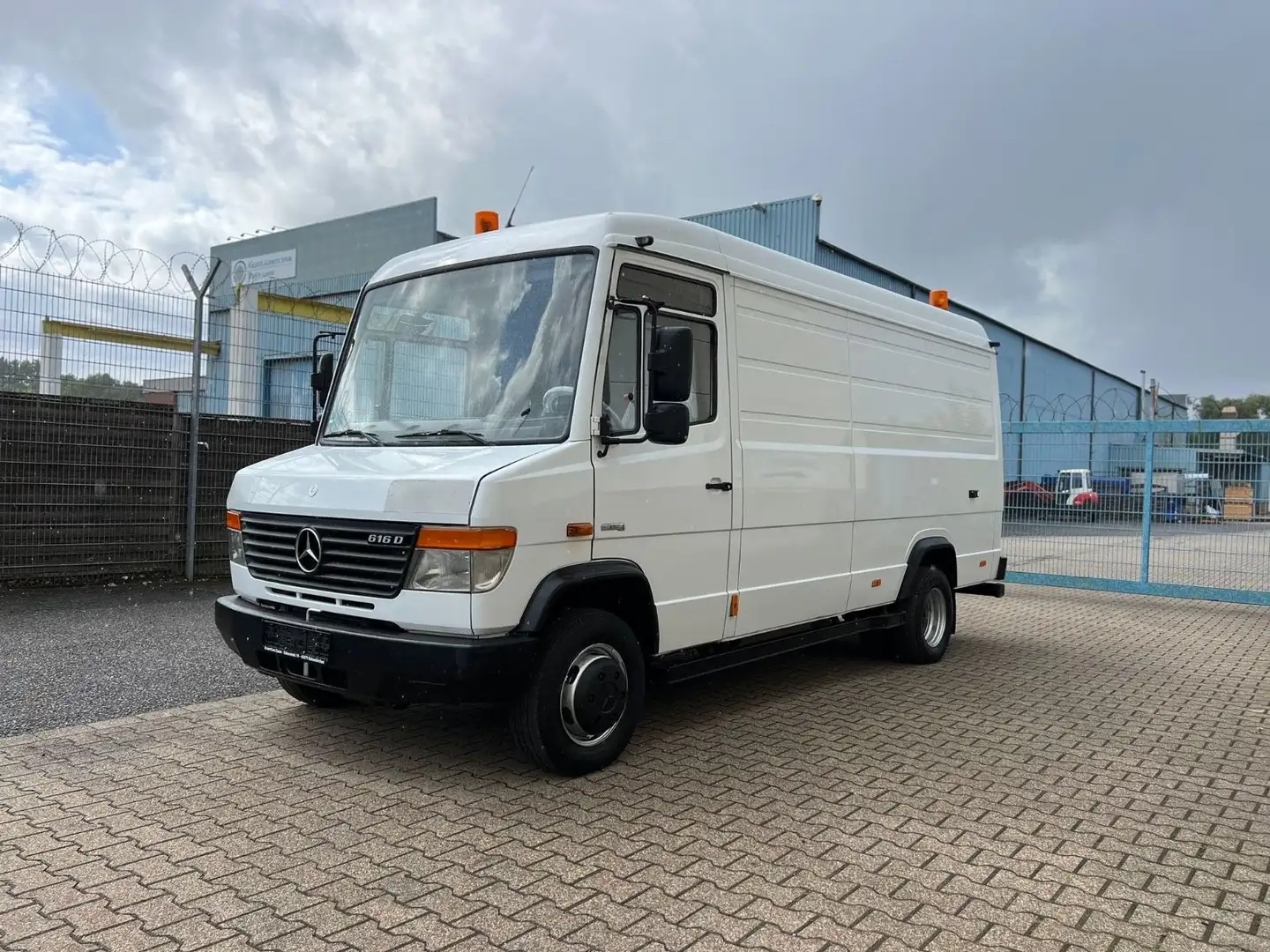 Mercedes-Benz 616 D Vario Kastenwagen *93.500KM *AHK* TÜVNEU* Weiß - 2