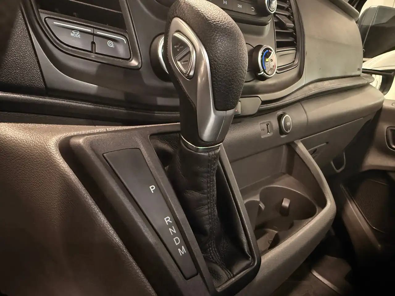Ford Transit Cargo Van снимка Ford Transit Cargo Van