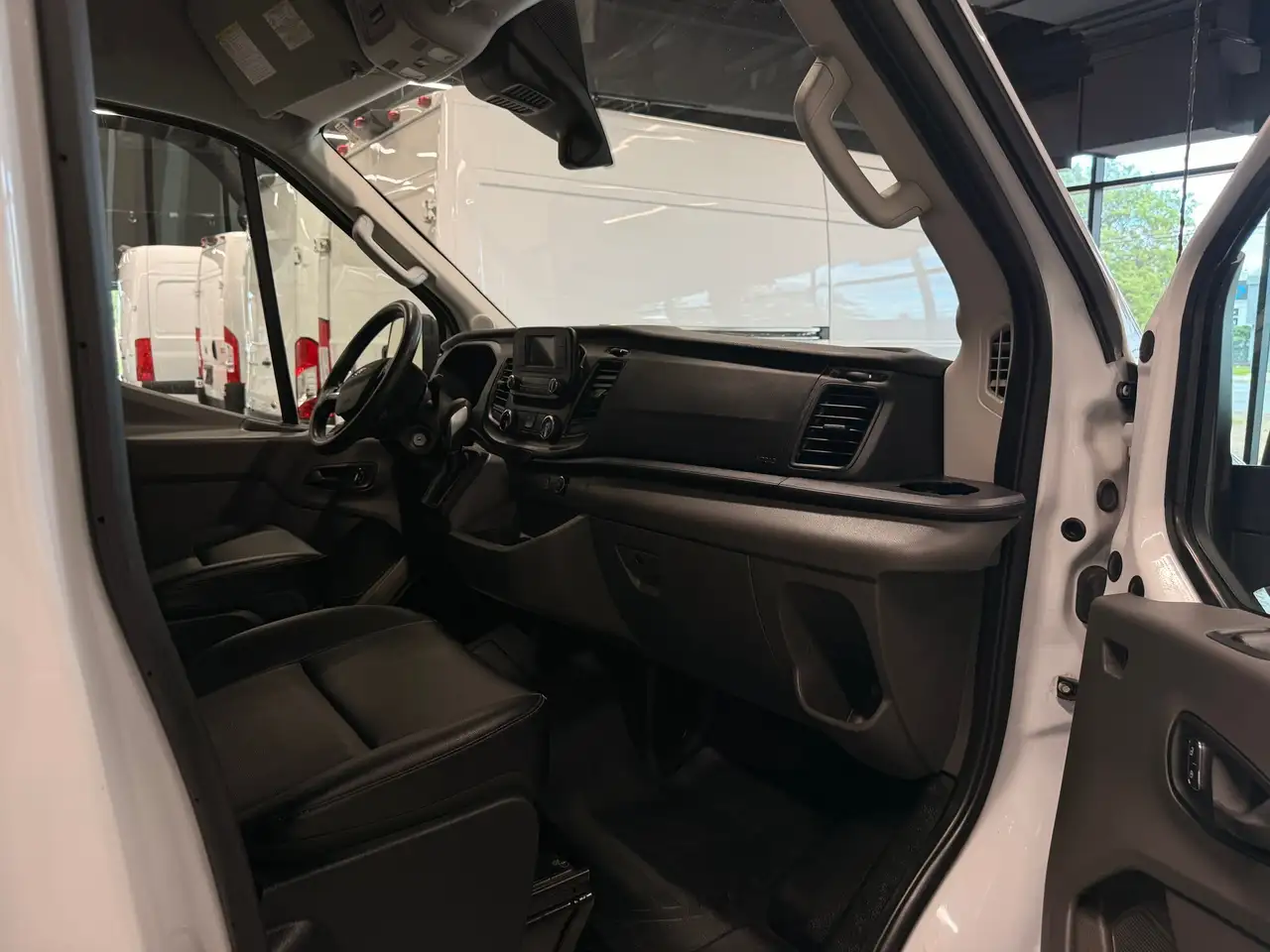 Ford Transit Cargo Van снимка Ford Transit Cargo Van