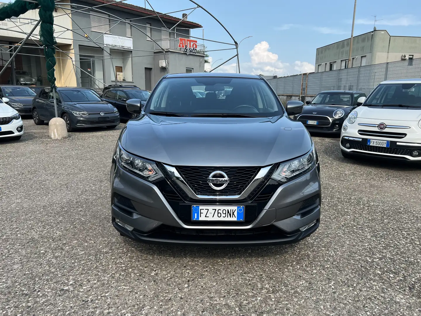 Nissan Qashqai Qashqai 1.5 dci Business 115cv dct Gris - 2