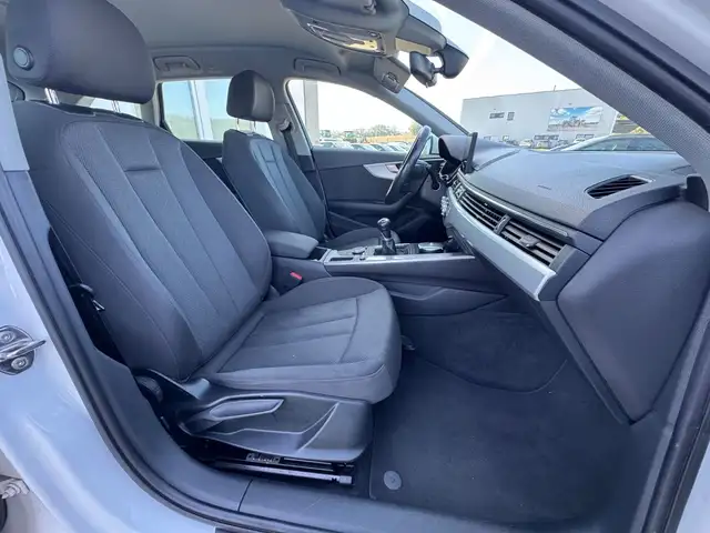 Audi A4 view 17