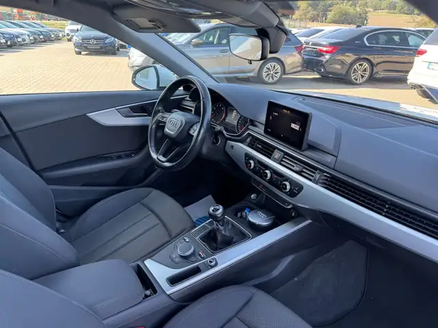 Audi A4 view 18